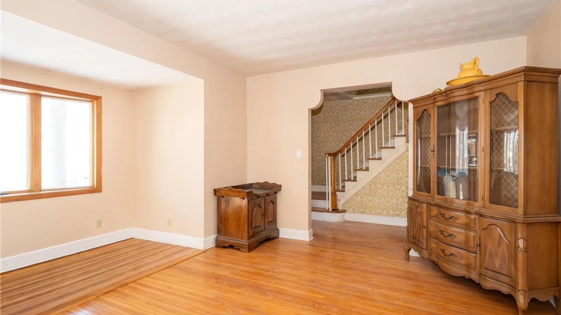 Property at 1711 Walnut Avenue, Niagara Falls, NY 14301 7