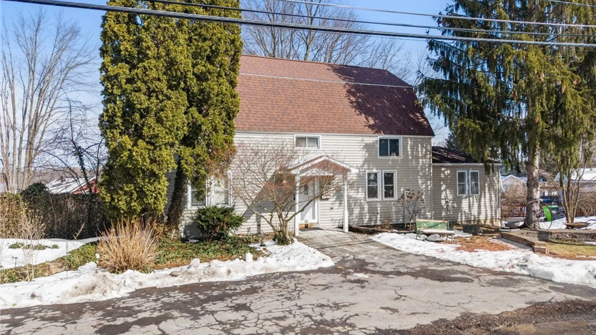 Property at 102 Meyers Road, Salina, NY 13088 2