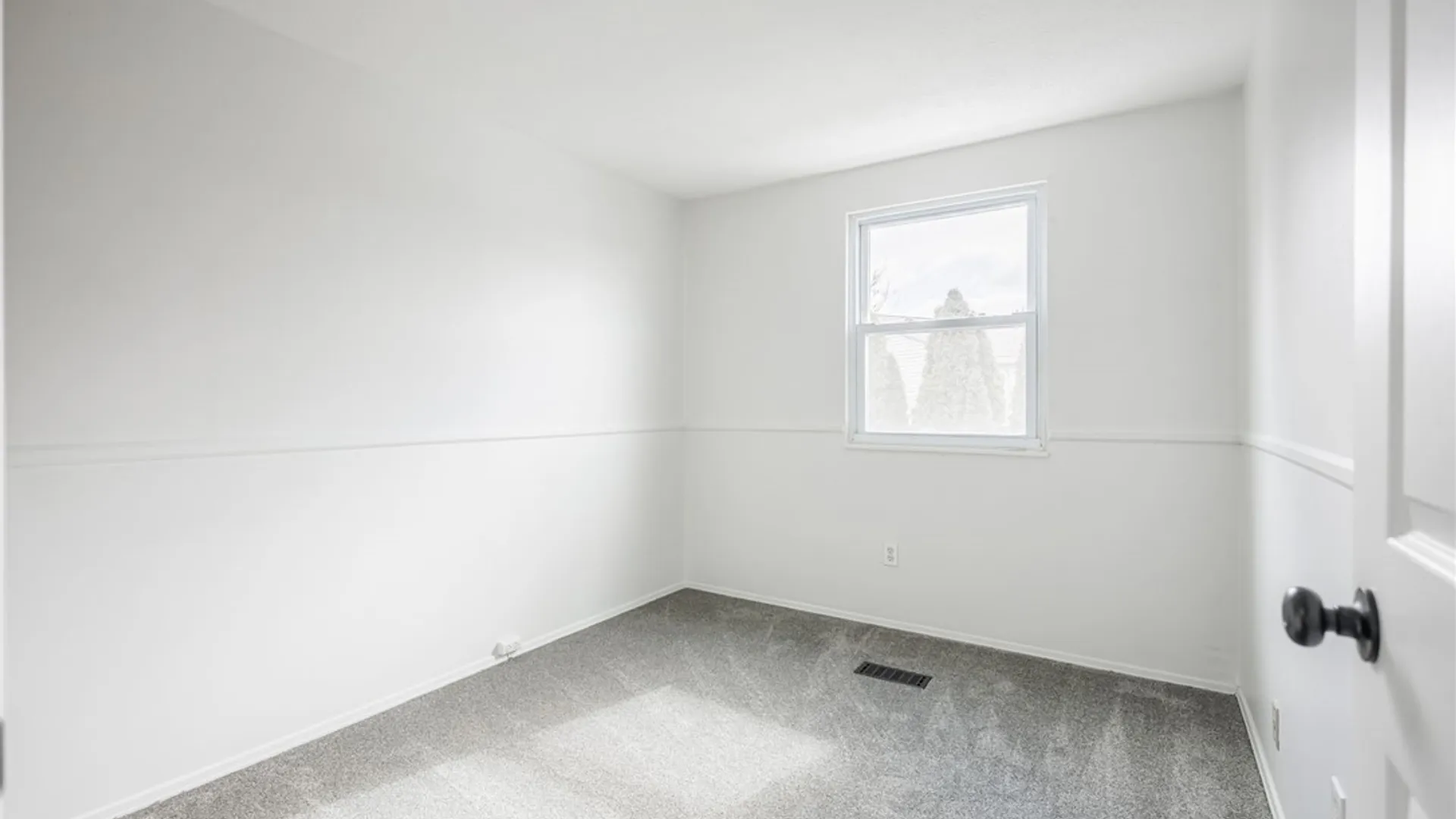 Property at 15 Farmbrook Drive, Farmington, NY 14425 17