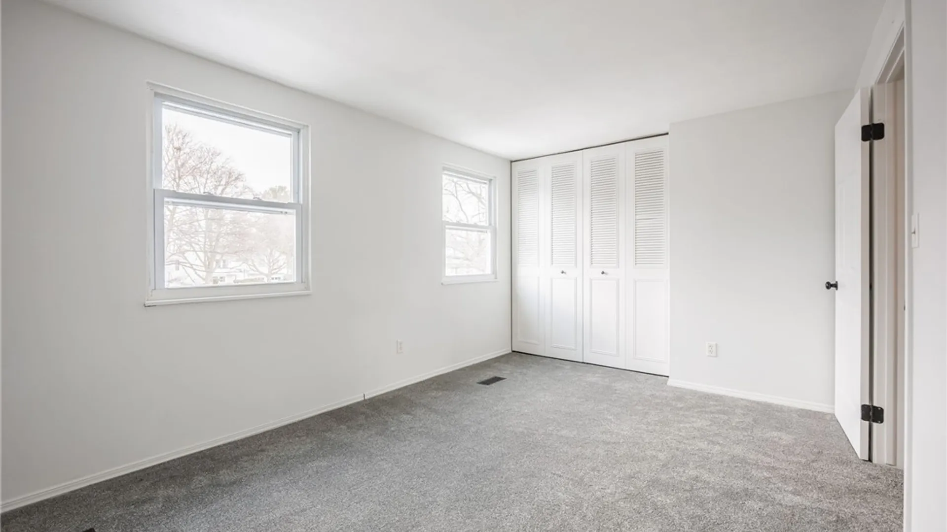 Property at 15 Farmbrook Drive, Farmington, NY 14425 23