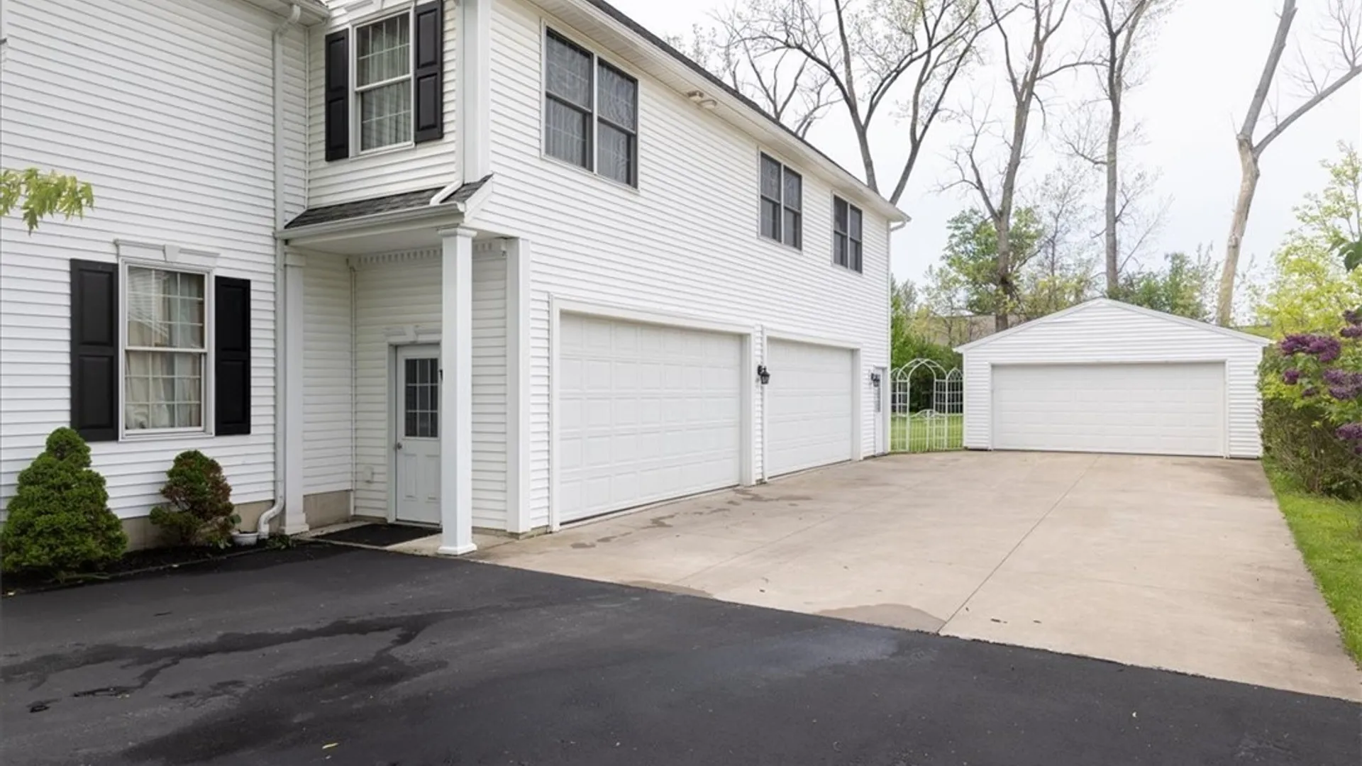 Property at 860 Union Road, West Seneca, NY 14224 47