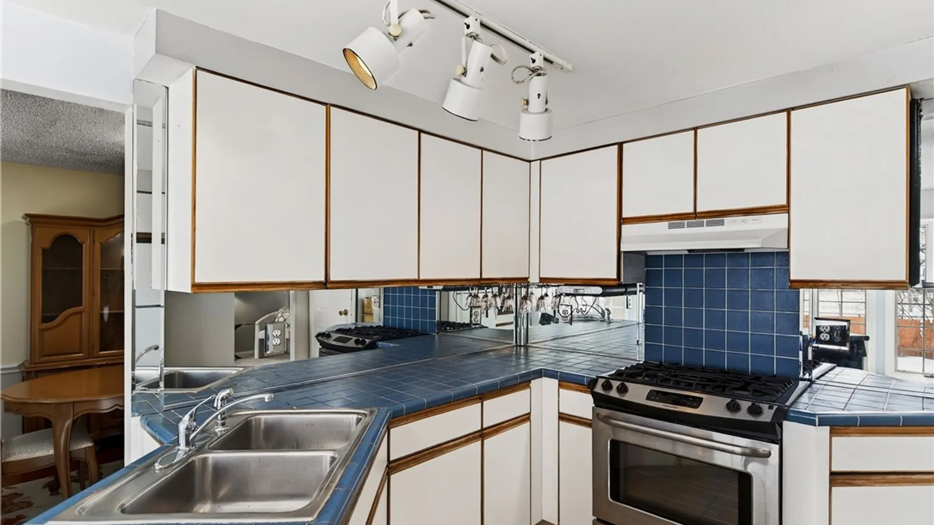 Property at 5007 Overlook, Hamburg, NY 14075 14