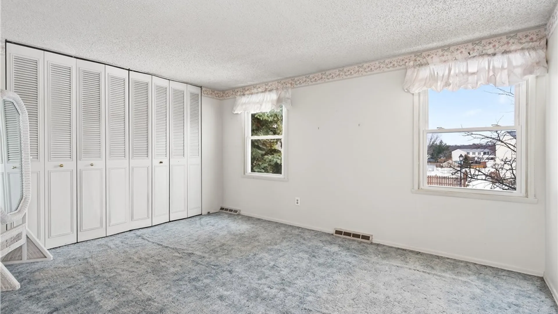 Property at 5007 Overlook, Hamburg, NY 14075 23