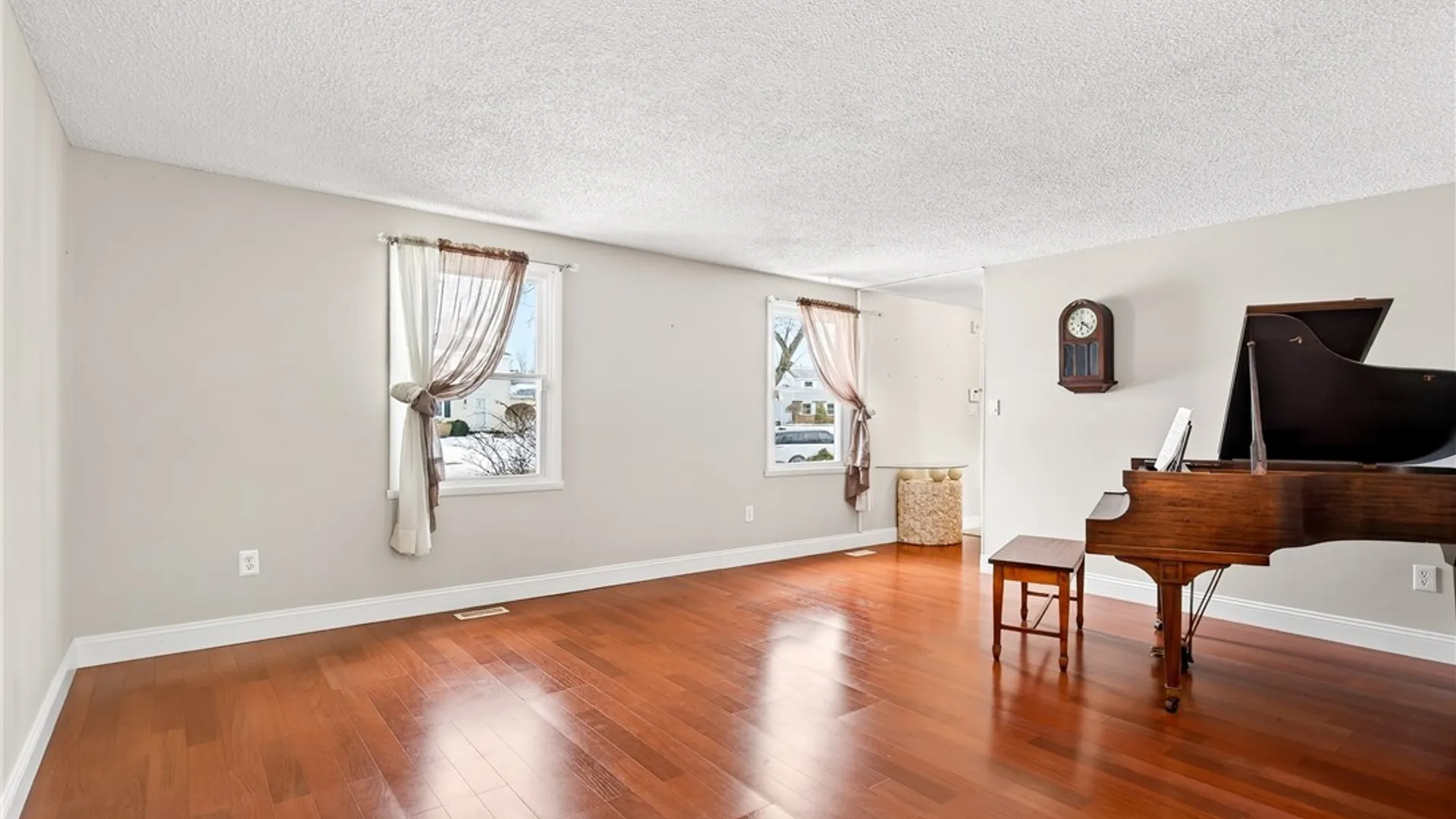 Property at 5007 Overlook, Hamburg, NY 14075 6