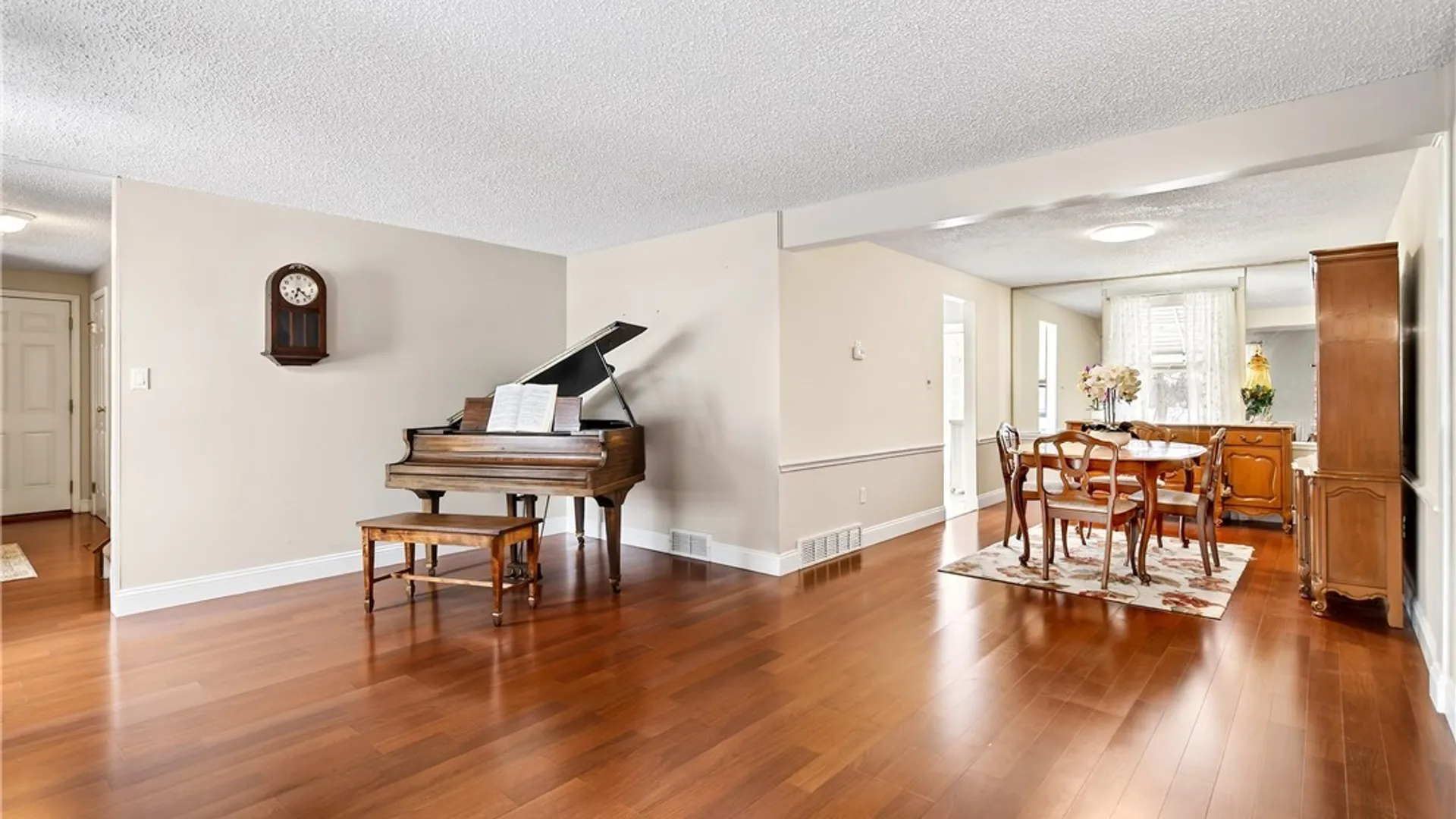 Property at 5007 Overlook, Hamburg, NY 14075 7