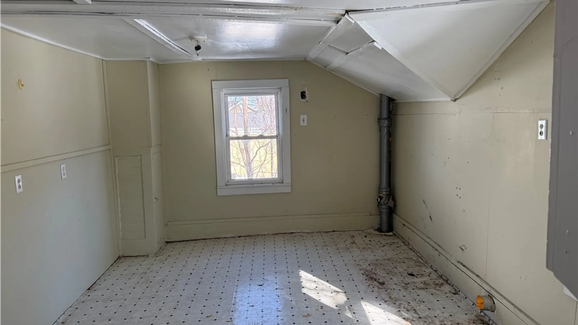 Property at 94 Schuyler Street, Oswego, NY 13126 16