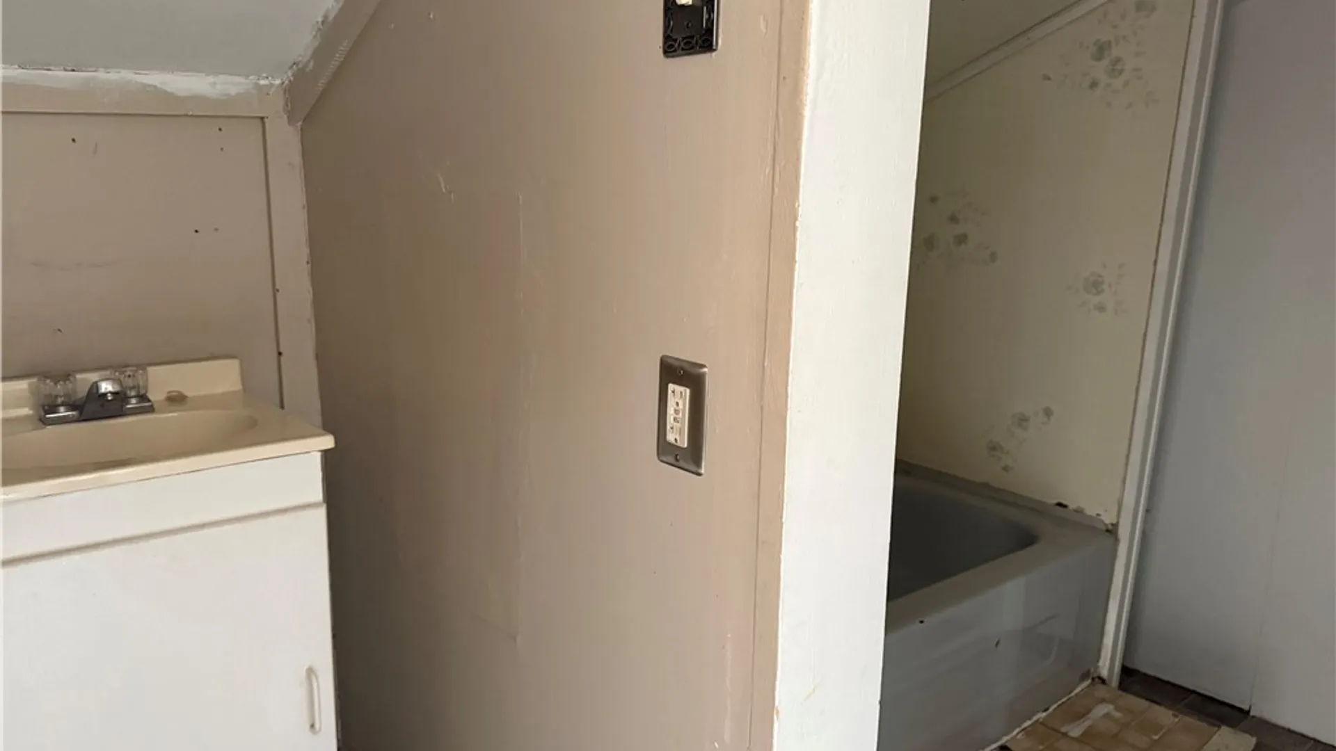 Property at 94 Schuyler Street, Oswego, NY 13126 20