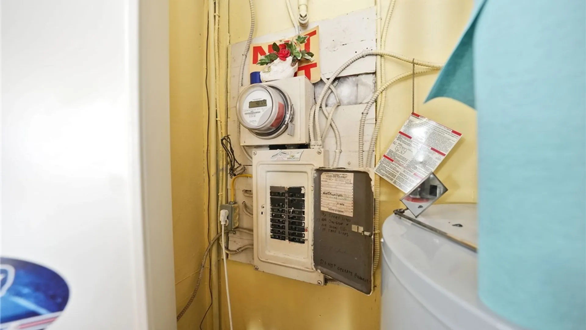 Property at 925 Abbott Road, Buffalo, NY 14220 17