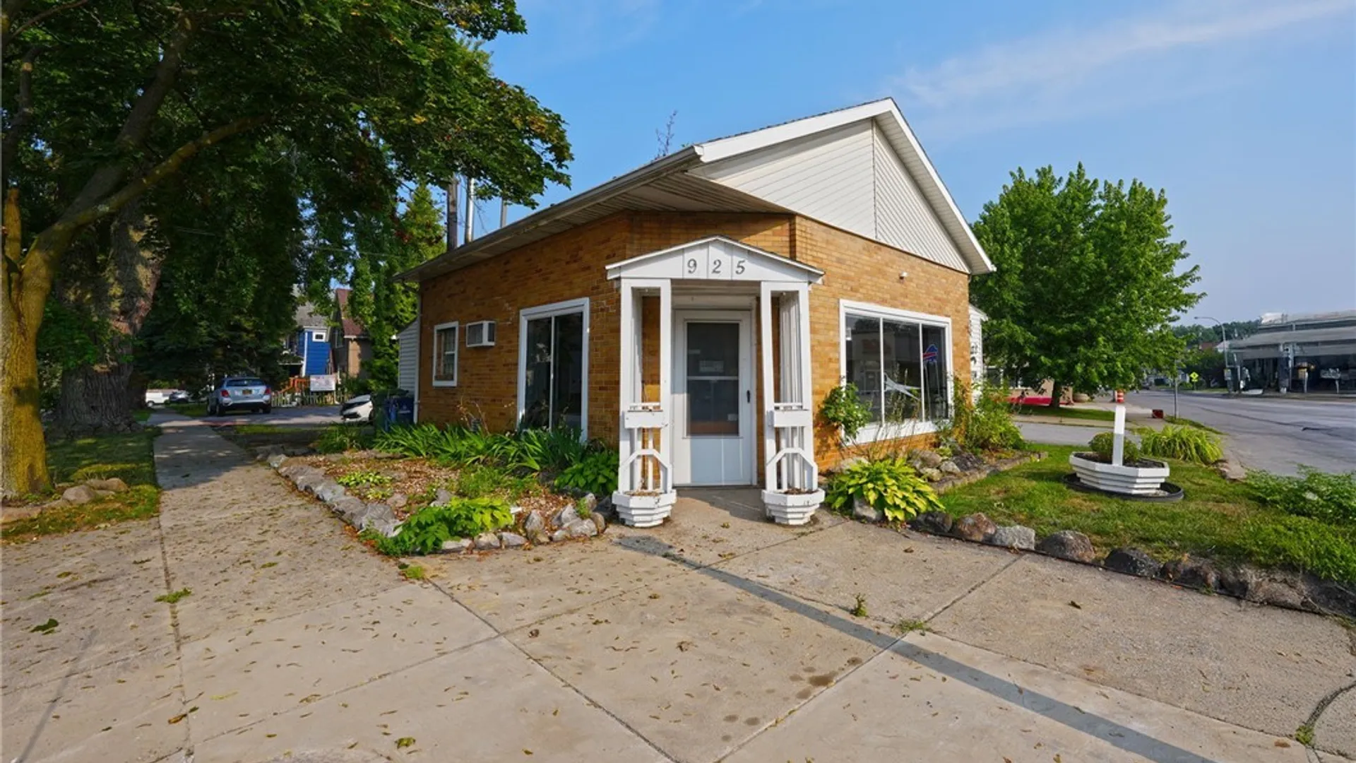 Property at 925 Abbott Road, Buffalo, NY 14220 24