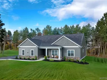 5136 Thompson Road, Clarence, NY 14031