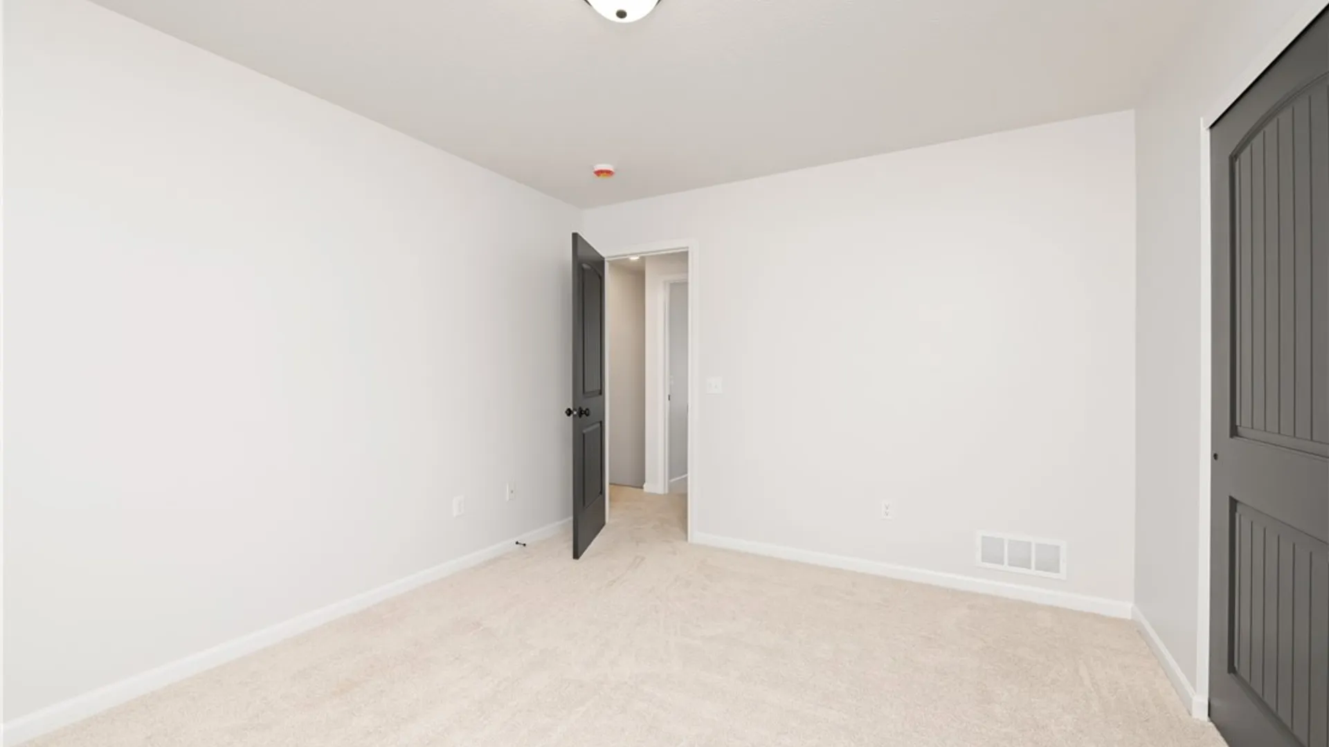 Property at 1009 Via Angelo Custode, Parma, NY 14468 26