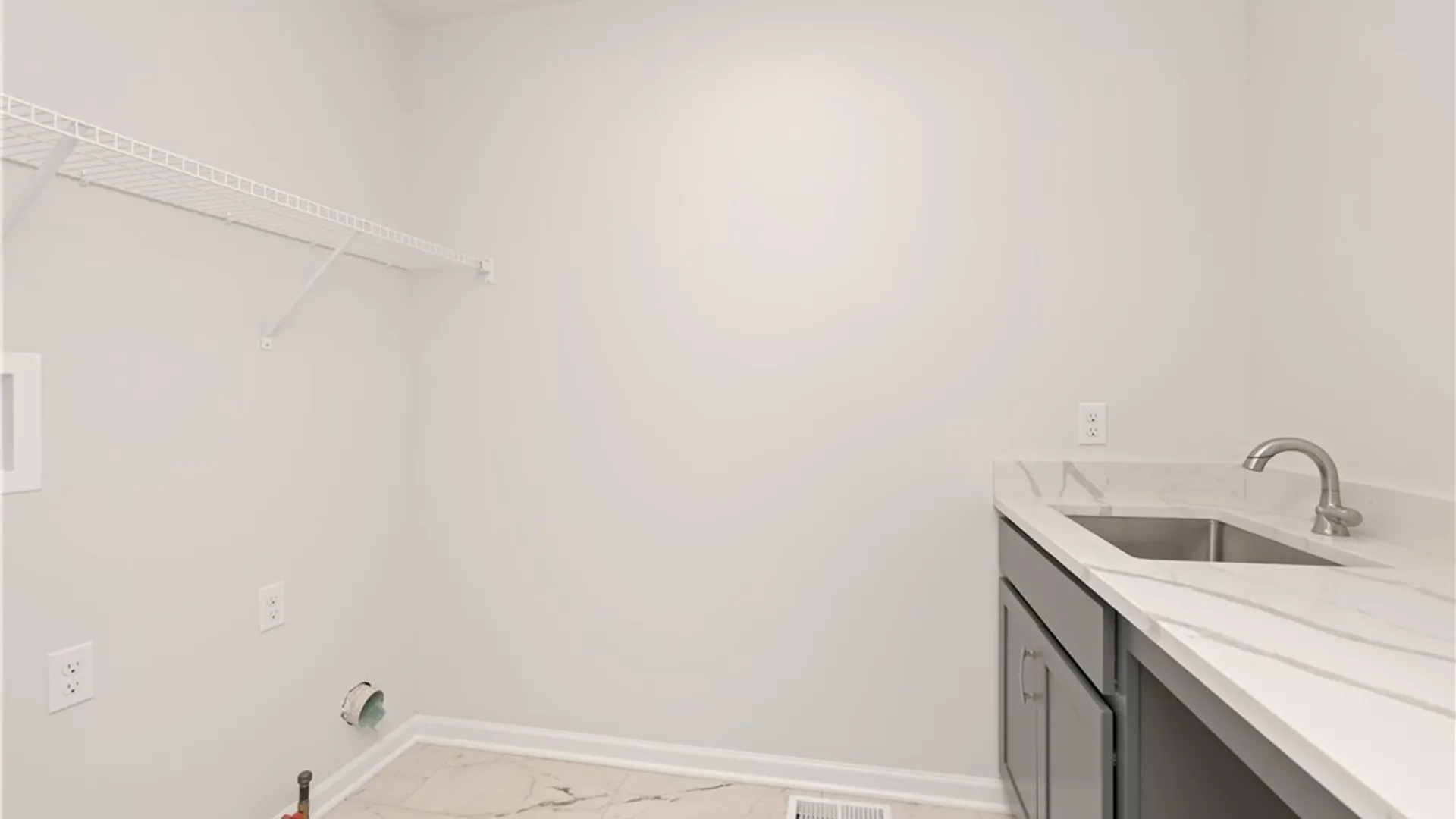 Property at 1009 Via Angelo Custode, Parma, NY 14468 29