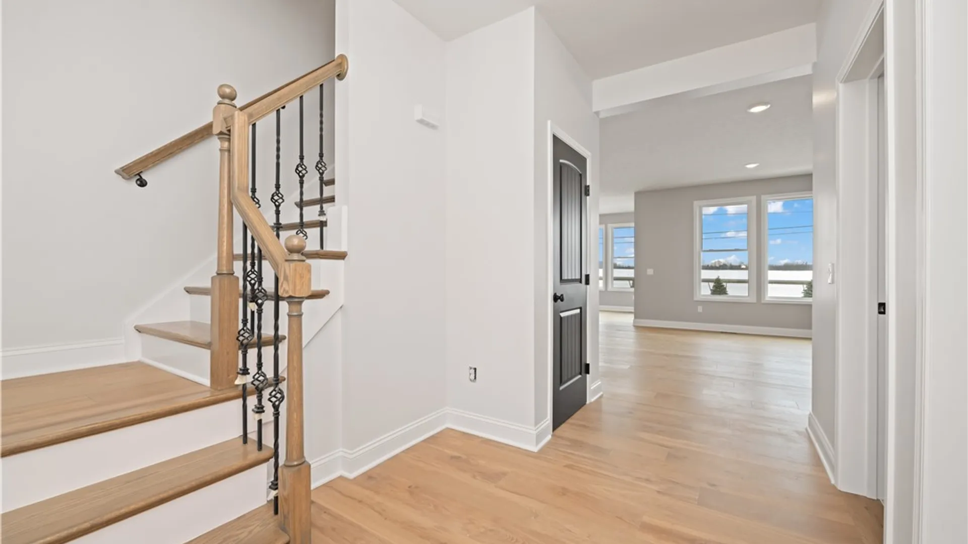 Property at 1009 Via Angelo Custode, Parma, NY 14468 3