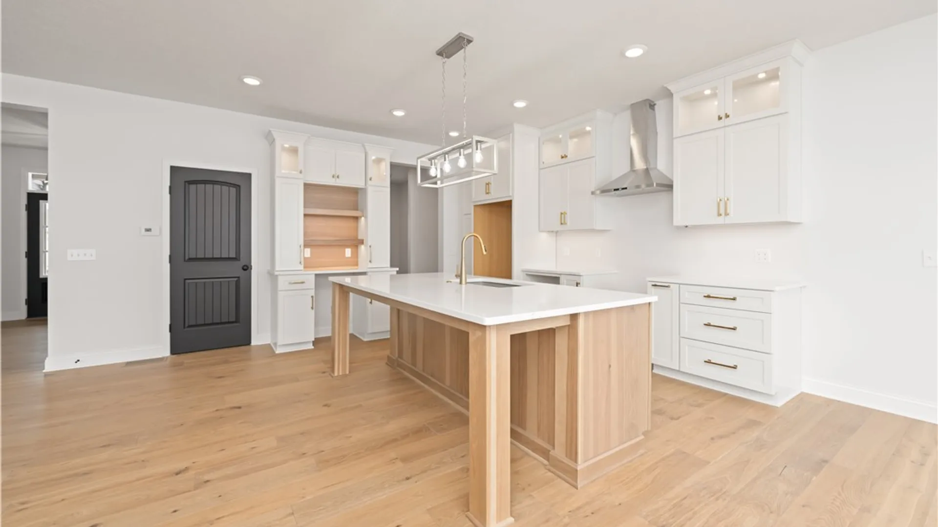 Property at 1009 Via Angelo Custode, Parma, NY 14468 4