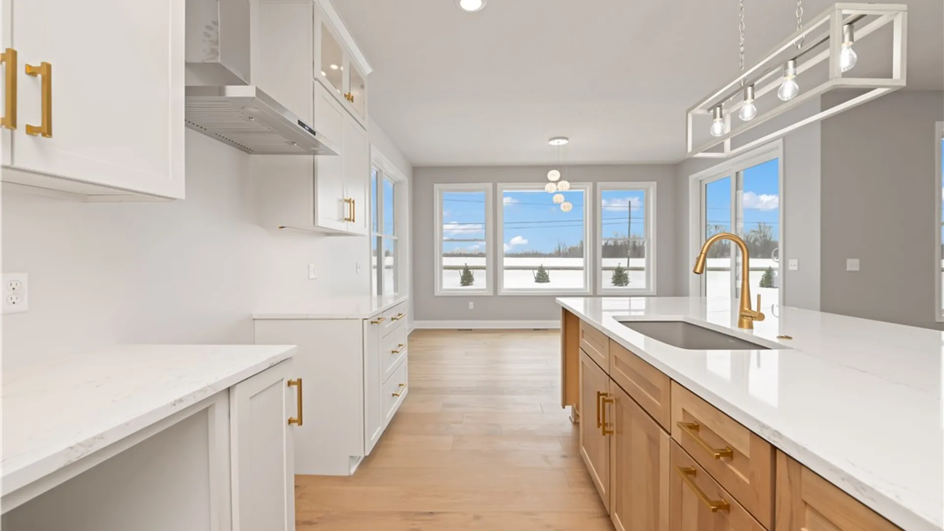 Property at 1009 Via Angelo Custode, Parma, NY 14468 6