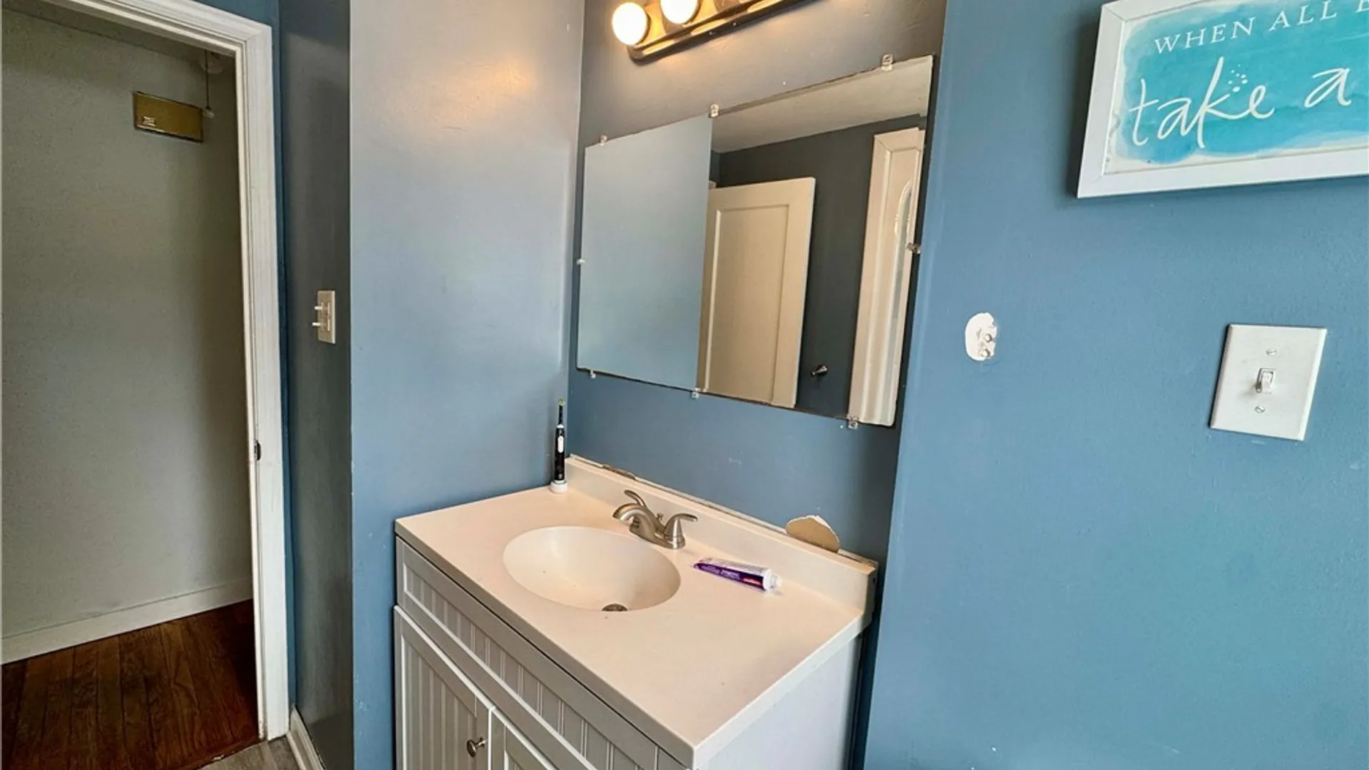 Property at 15 Woodlawn Avenue, Utica, NY 13501 16
