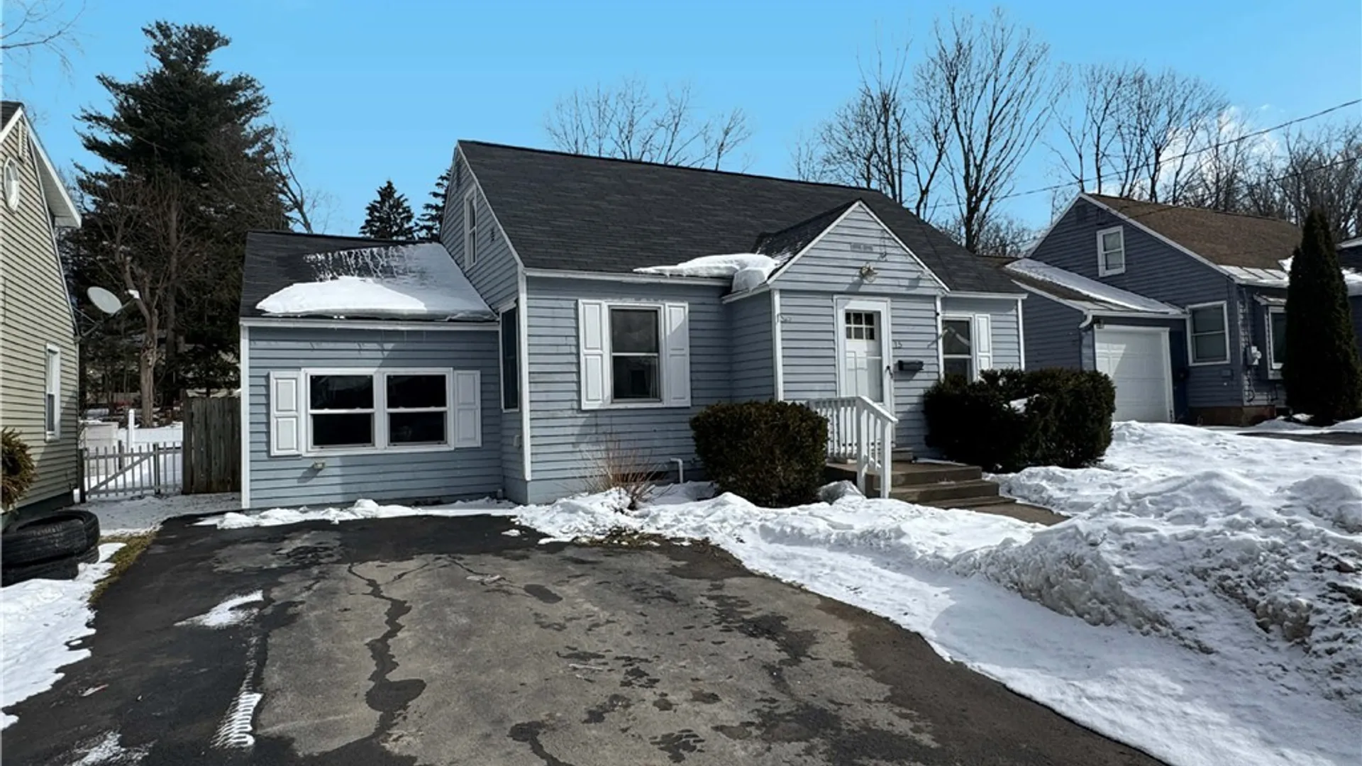 Property at 15 Woodlawn Avenue, Utica, NY 13501 24