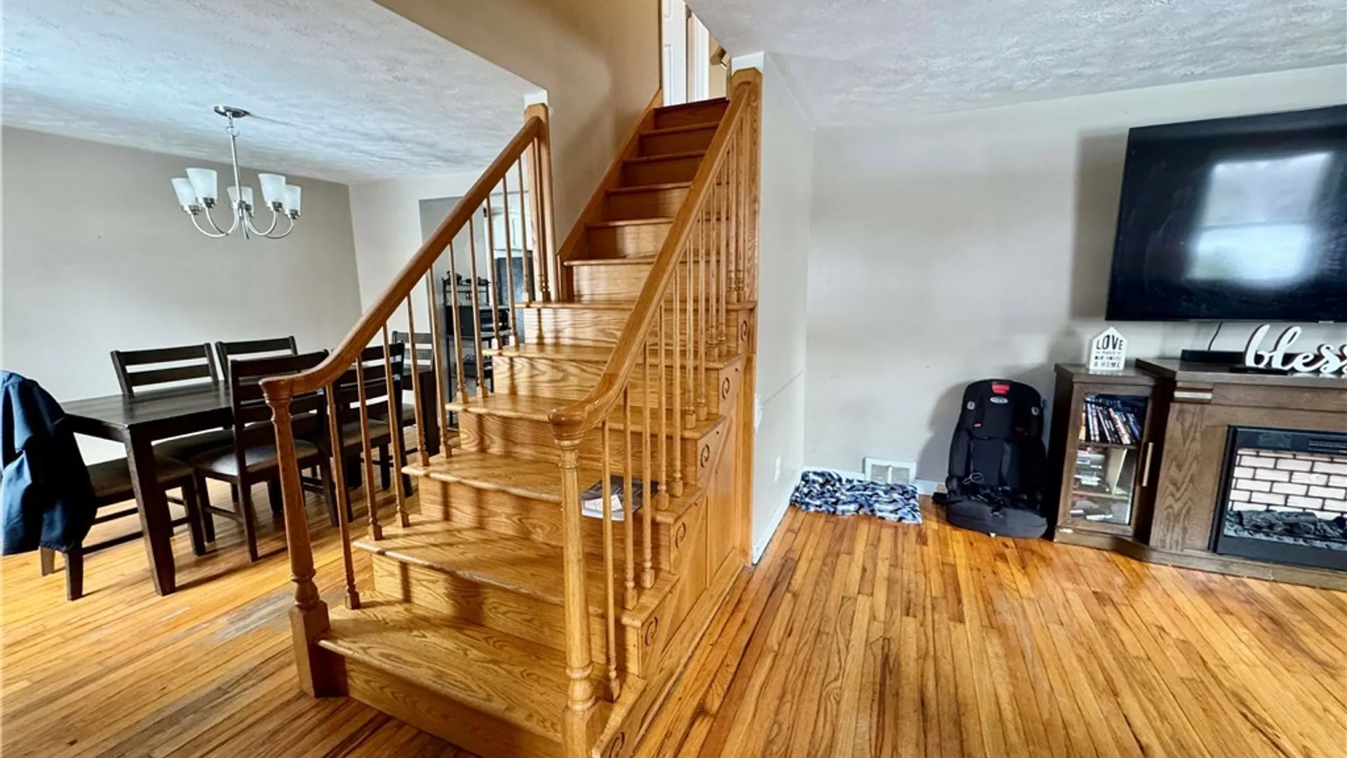 Property at 15 Woodlawn Avenue, Utica, NY 13501 3