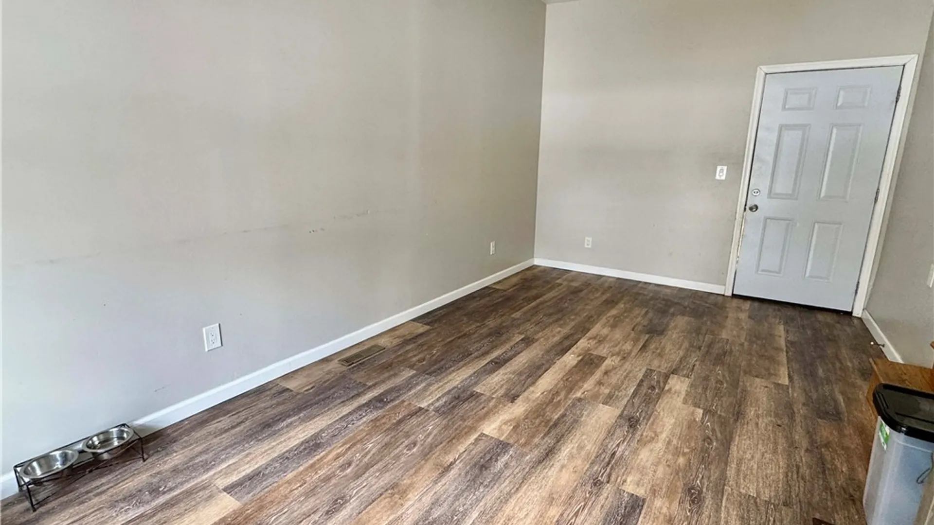 Property at 15 Woodlawn Avenue, Utica, NY 13501 9