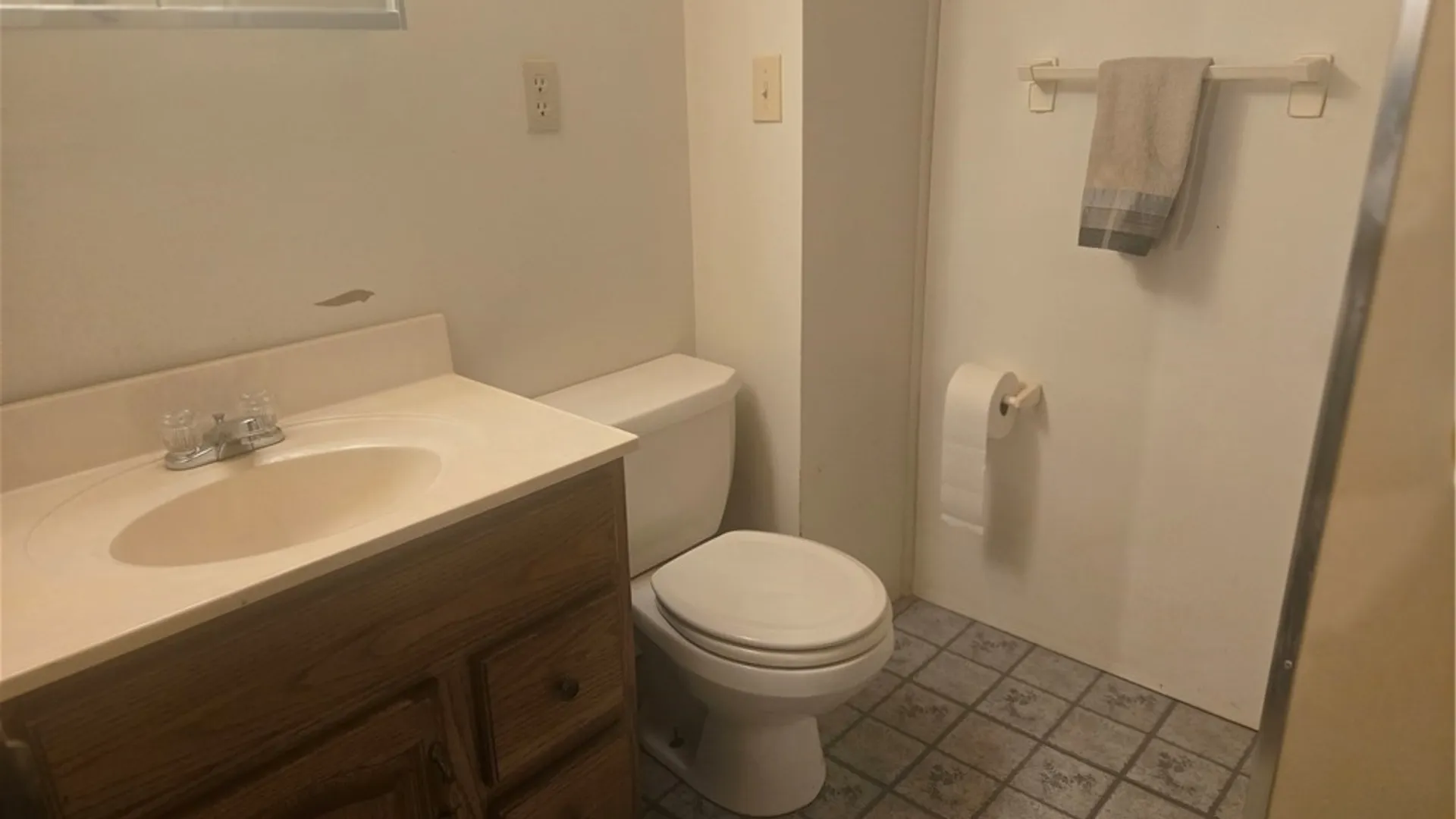 Property at 465 Rowley Road, Cheektowaga, NY 14043 17