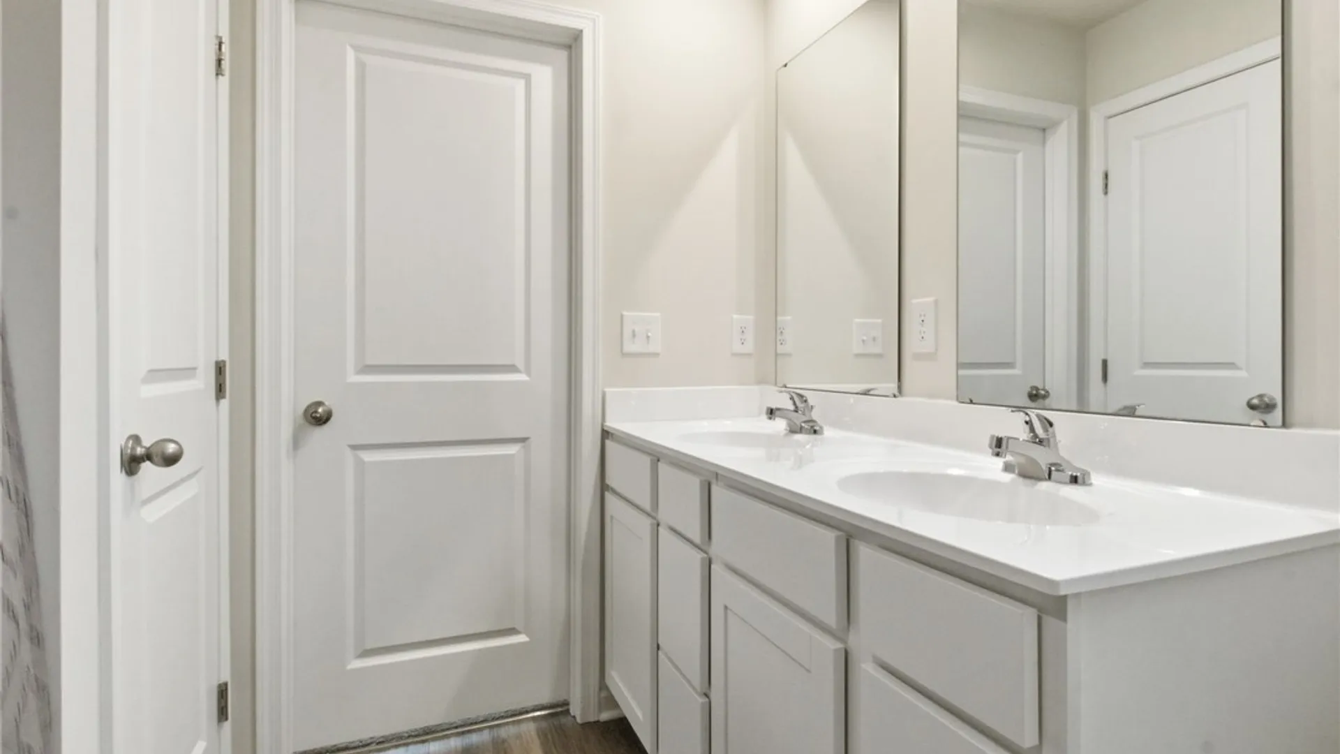 Property at 108 South Drive, West Seneca, NY 14218 27