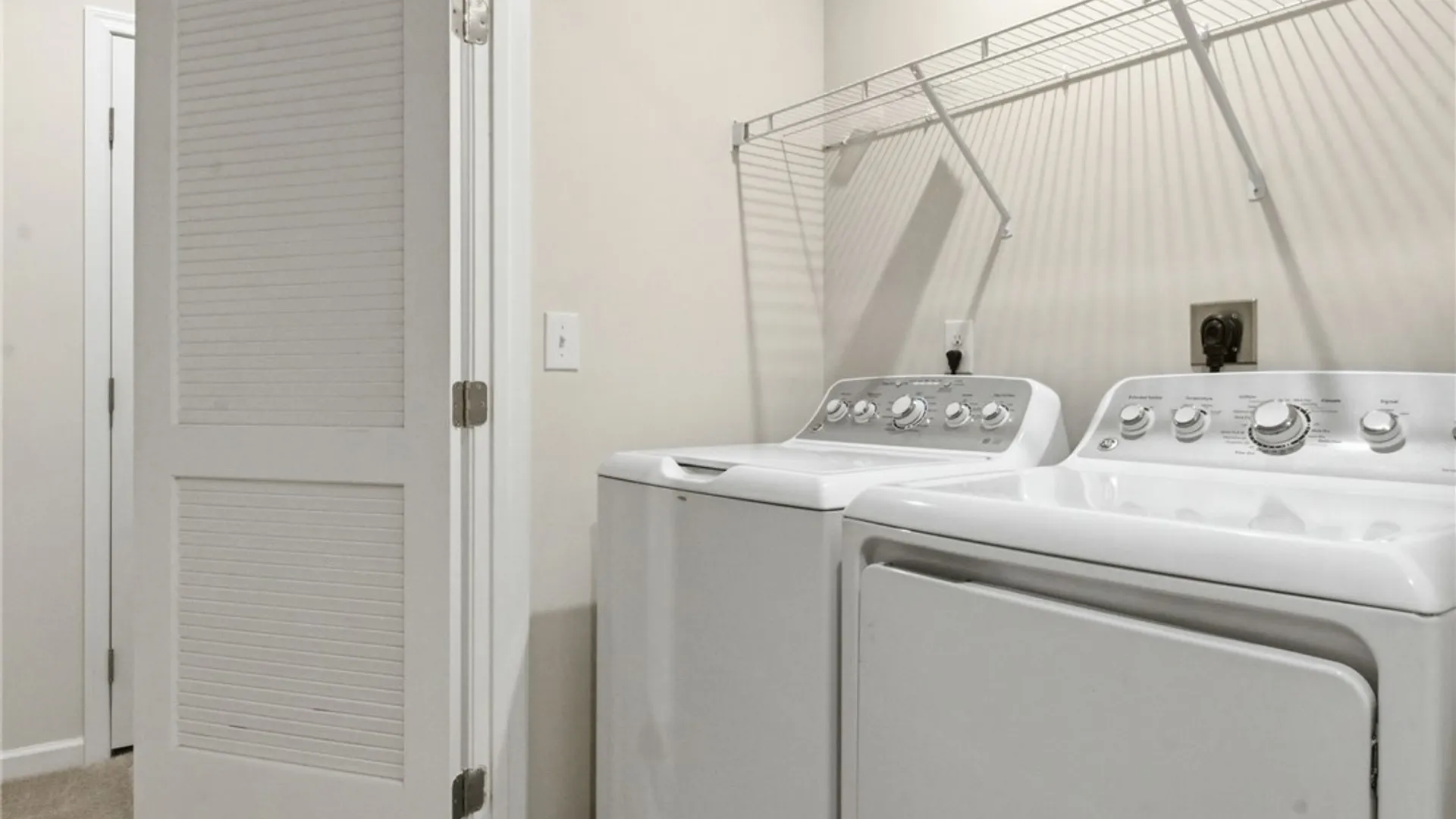 Property at 108 South Drive, West Seneca, NY 14218 37