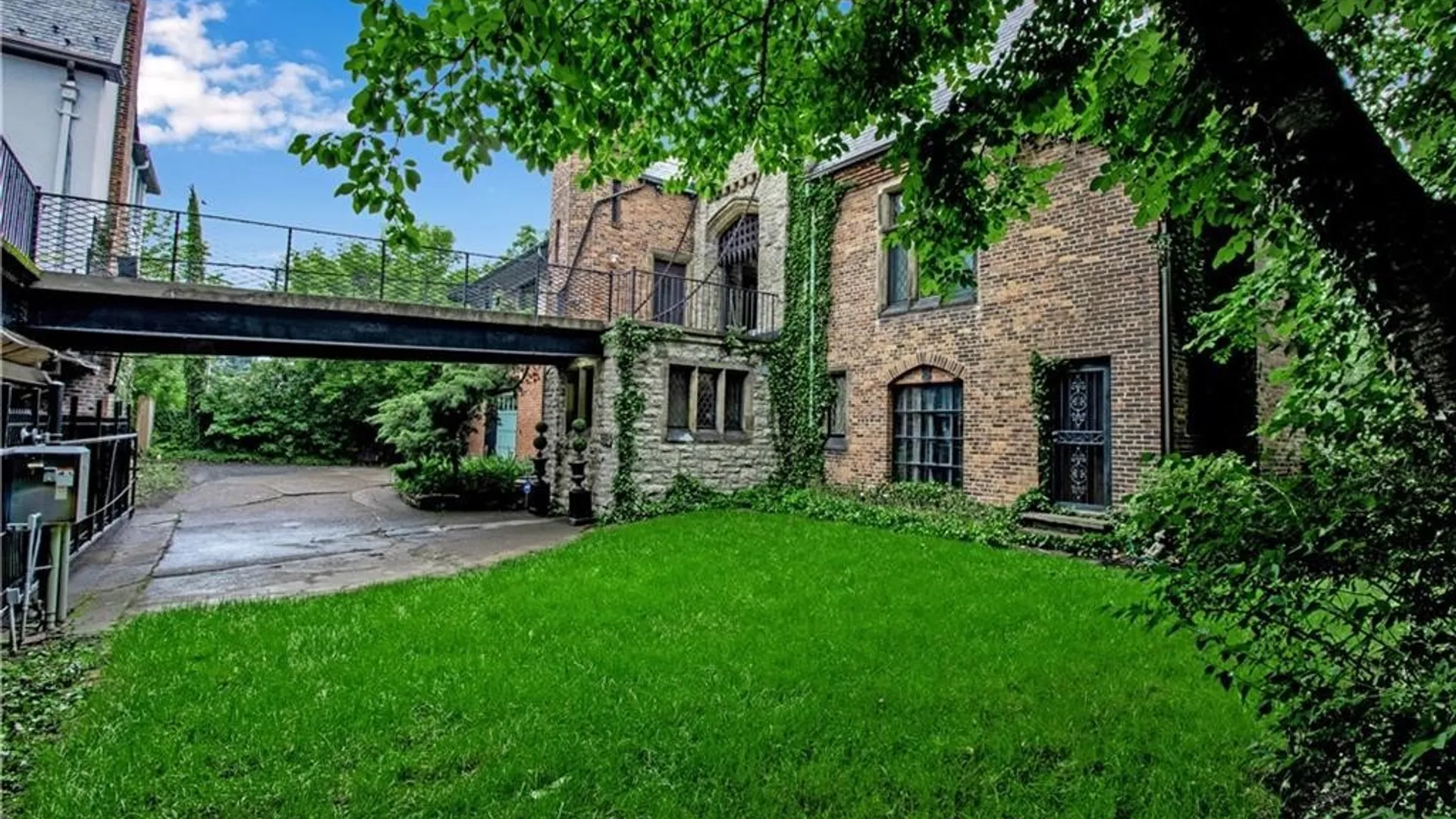 Property at 21 Mayfair Lane, Buffalo, NY 14201 40