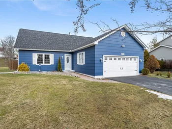 Property at 76 Grangerford Hts, Henrietta, NY 14586