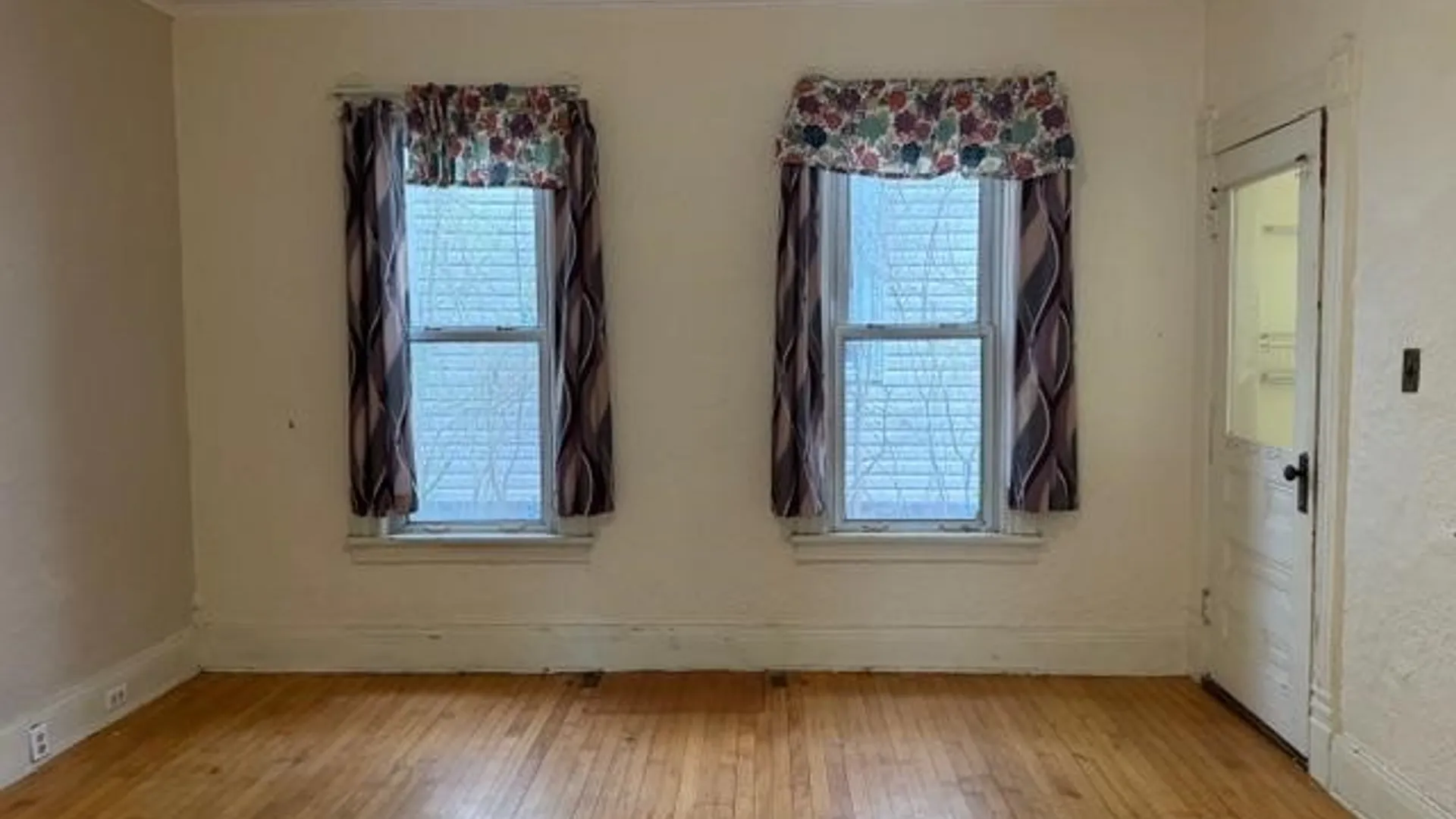 Property at 327 Robinson Street, Syracuse, NY 13203 6