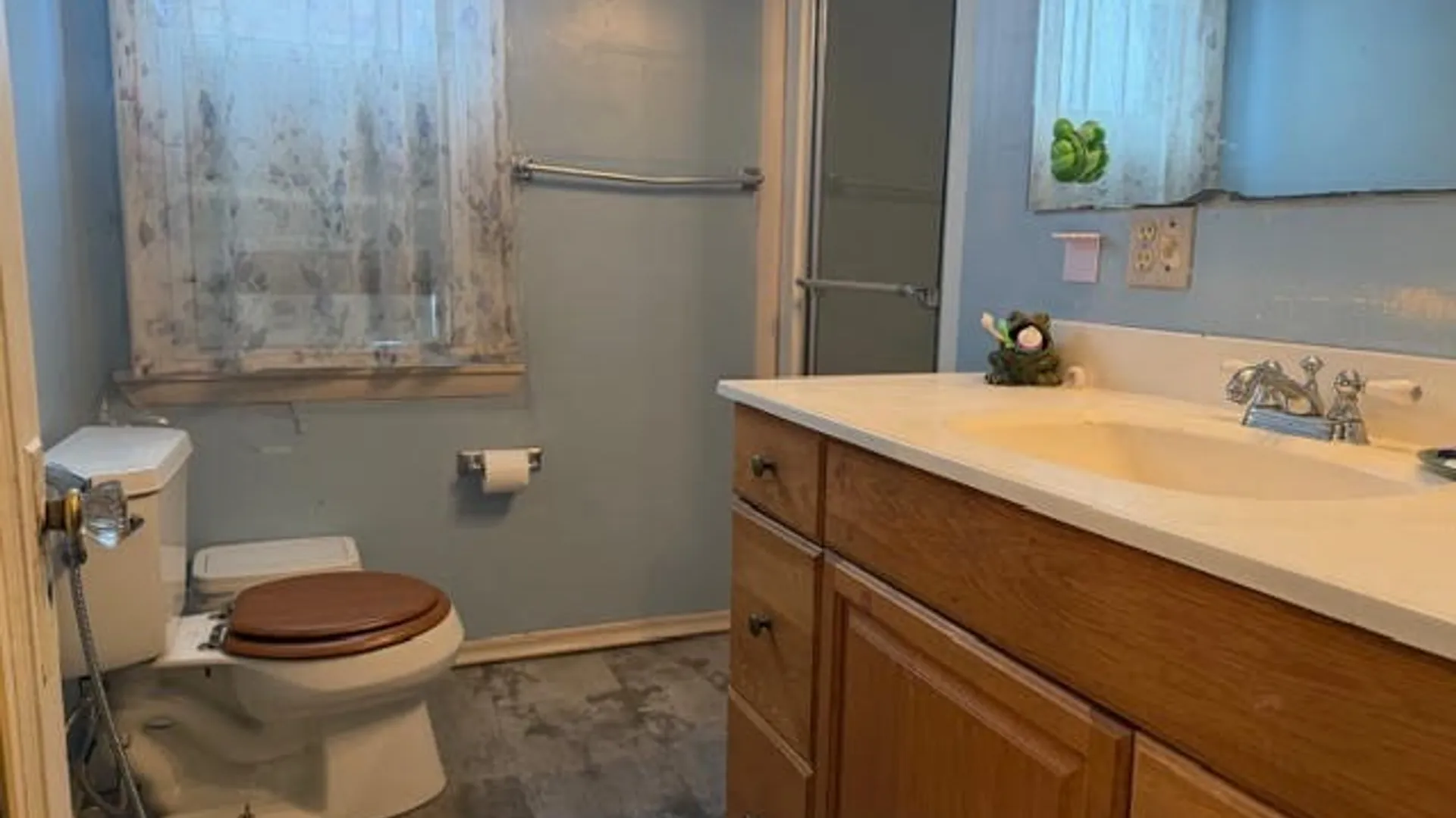 Property at 327 Robinson Street, Syracuse, NY 13203 9