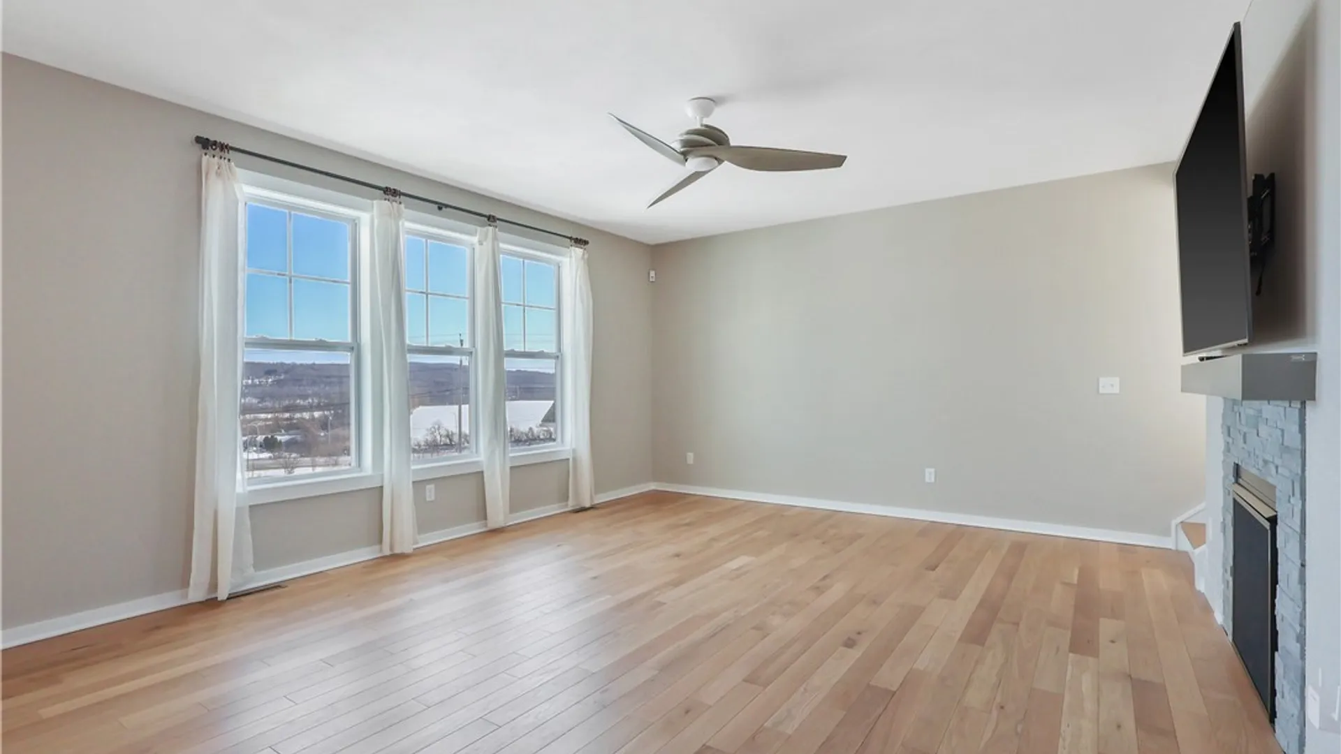 Property at 5506 Rolling Meadows Way, Camillus, NY 13031 6