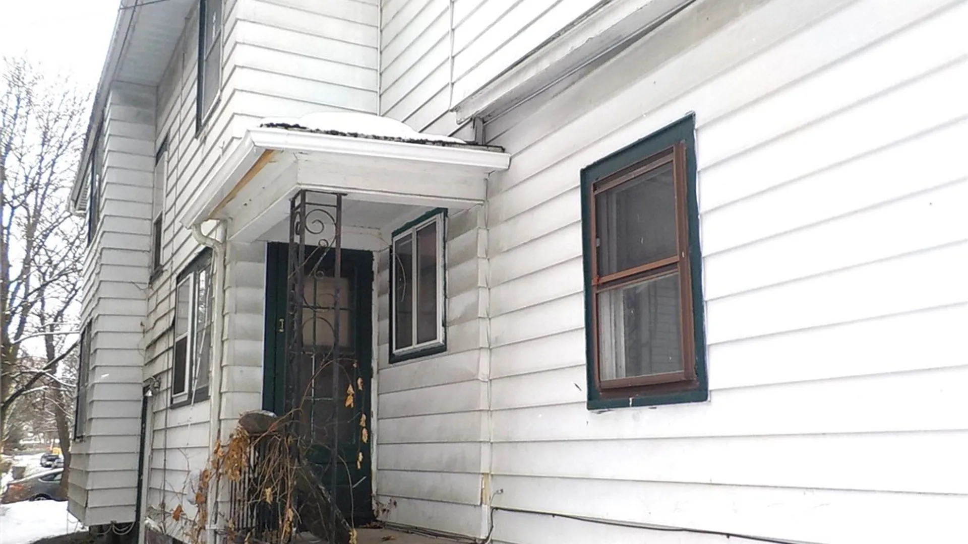 Property at 574-576 Driving Park Avenue, Rochester, NY 14613 3