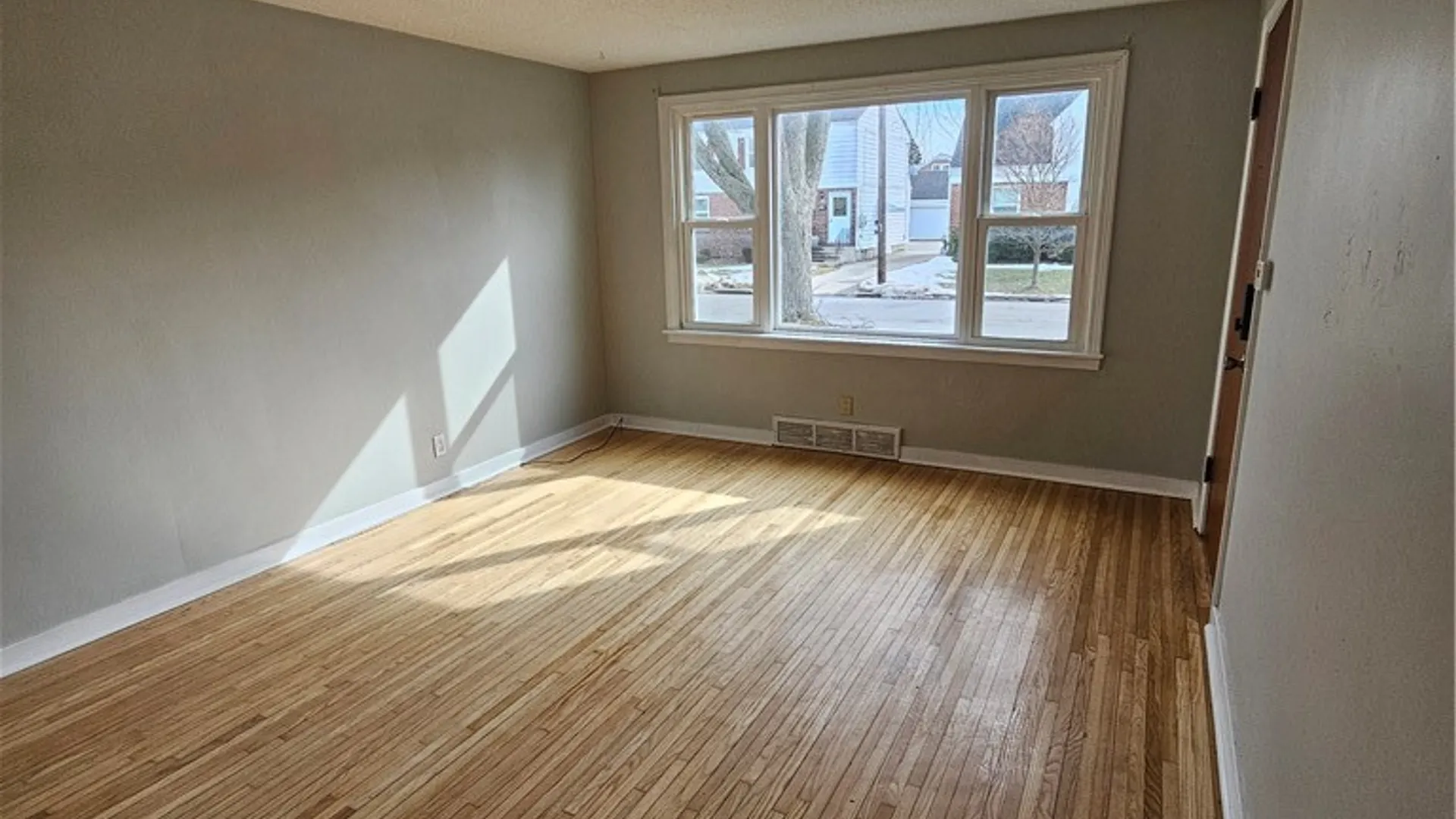 Property at 42 Layton Avenue, Amherst, NY 14226 4