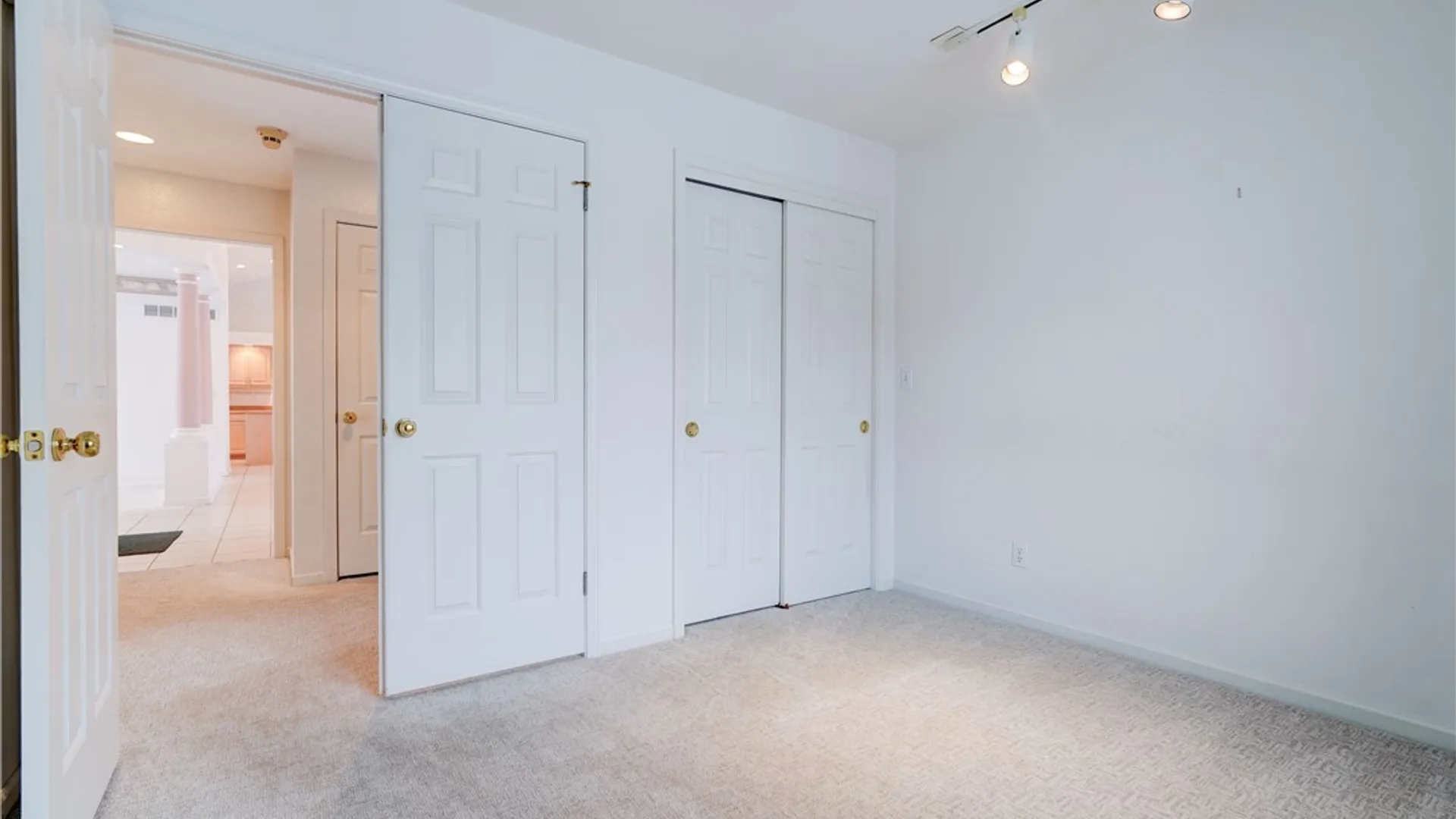 Property at 2 Dartmouth Court, Pittsford, NY 14534 22