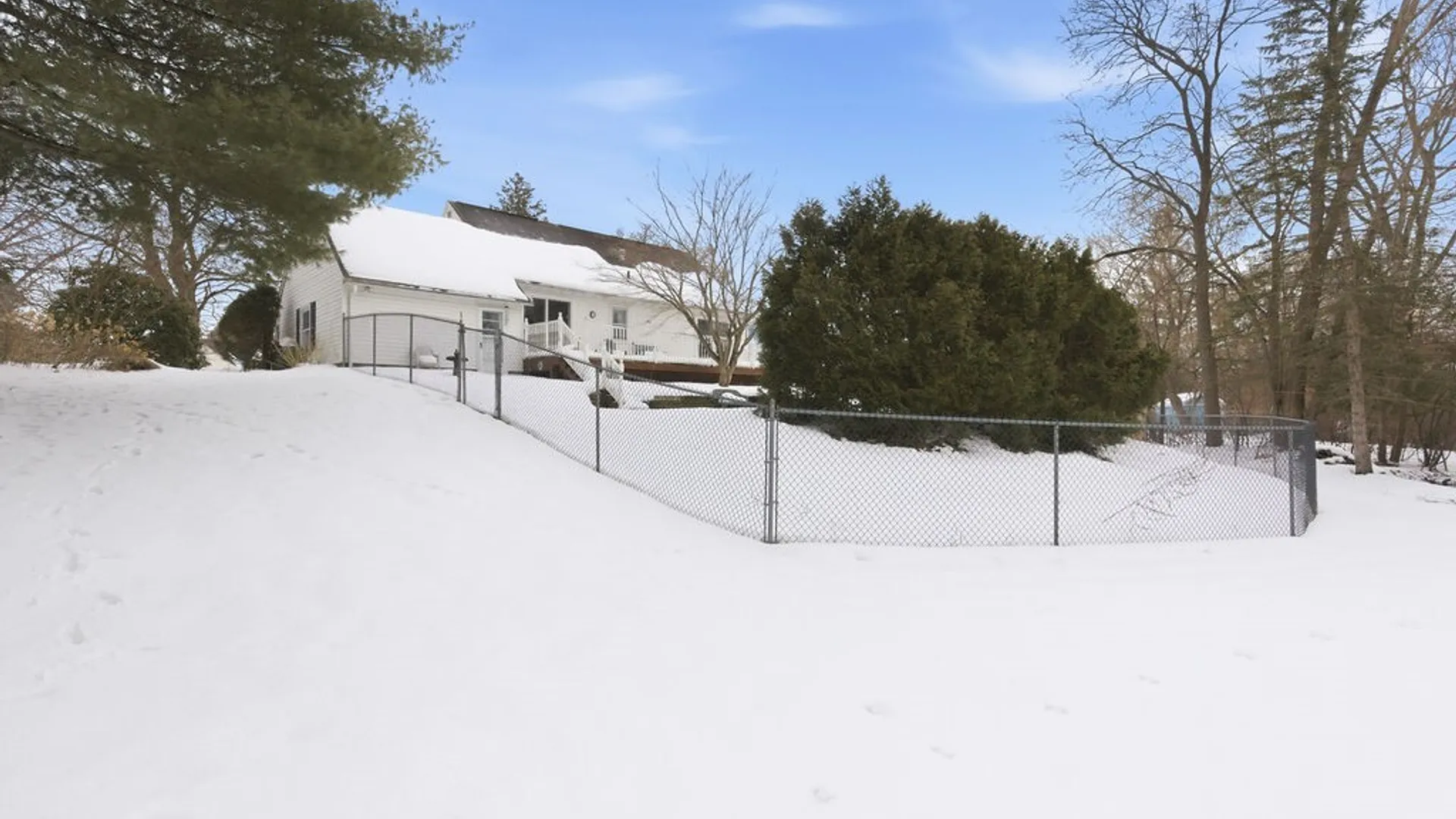 Property at 7 Trelign Drive, Cicero, NY 13212 37