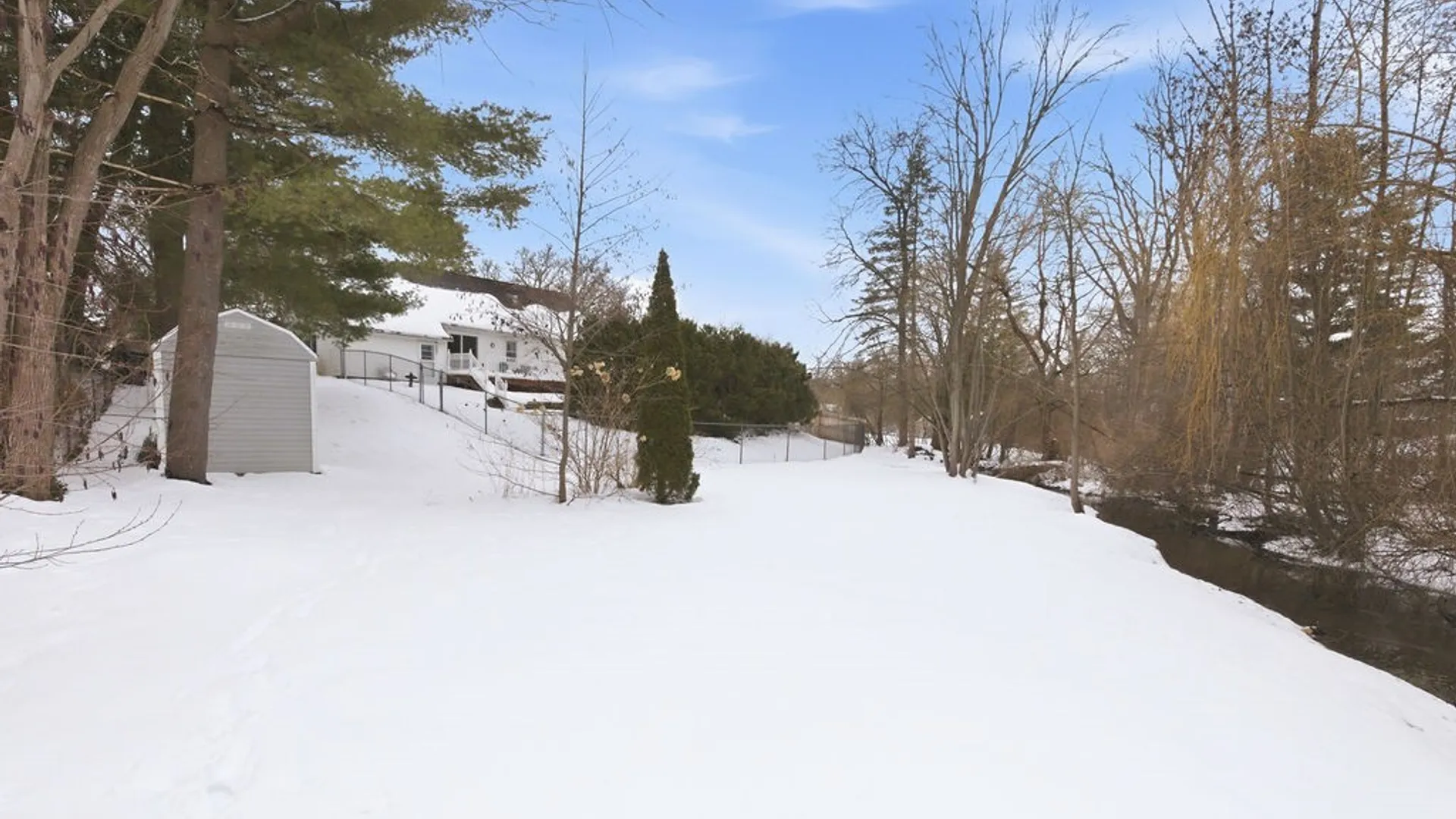 Property at 7 Trelign Drive, Cicero, NY 13212 39