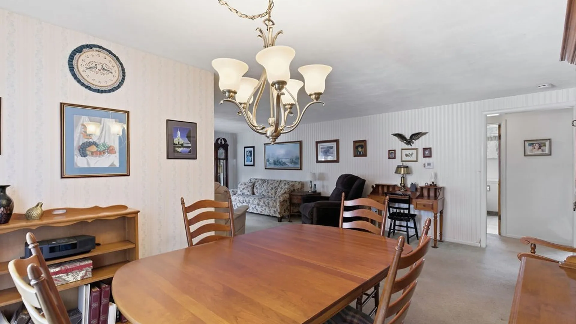 Property at 7 Trelign Drive, Cicero, NY 13212 9