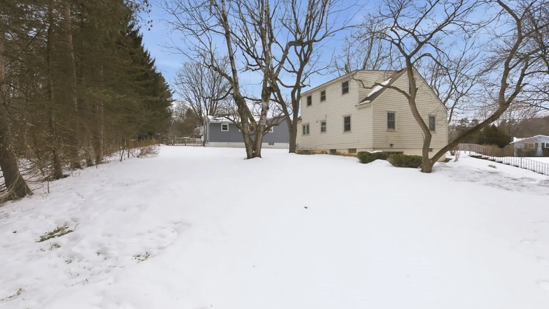 Property at 205 Broadmoor Drive, Camillus, NY 13031 11