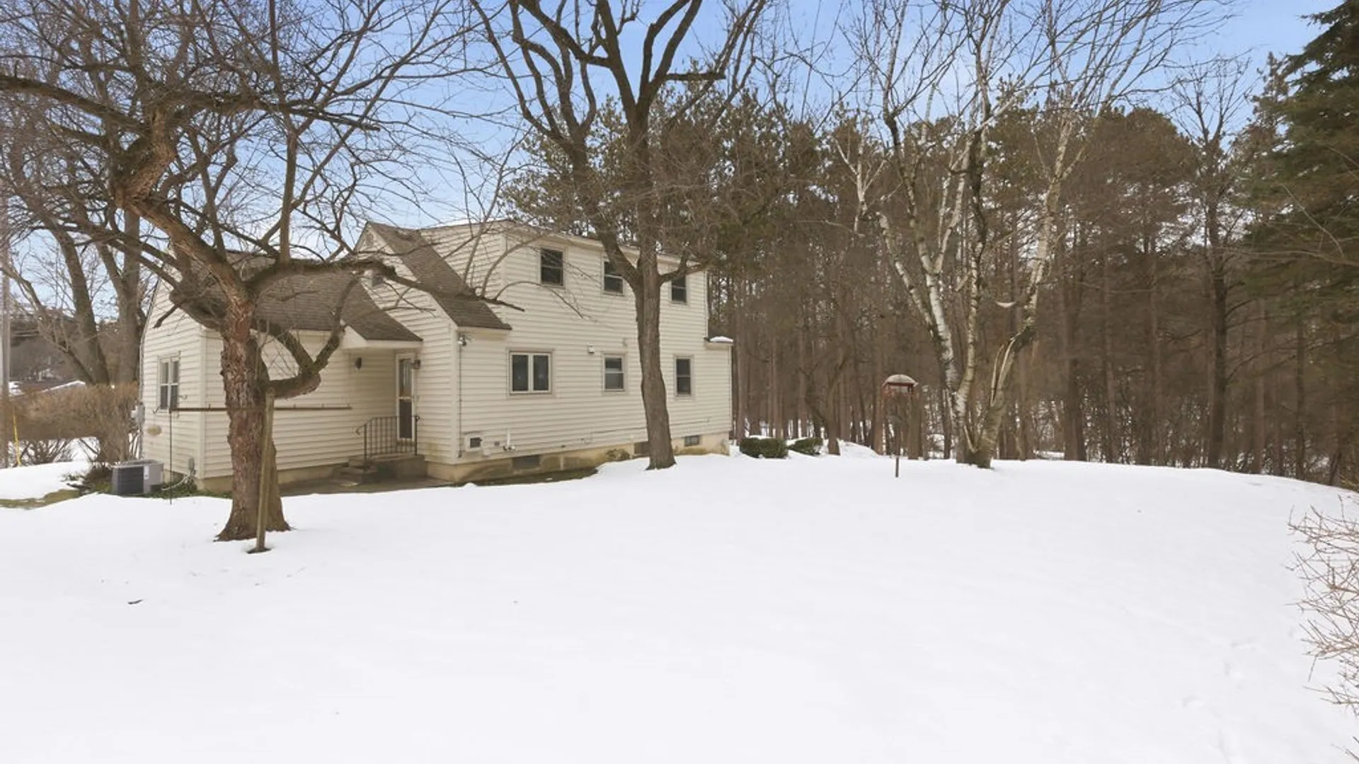 Property at 205 Broadmoor Drive, Camillus, NY 13031 13