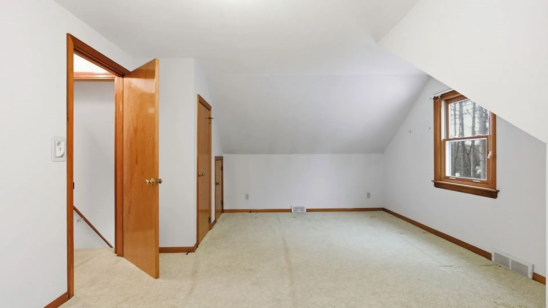 Property at 205 Broadmoor Drive, Camillus, NY 13031 34