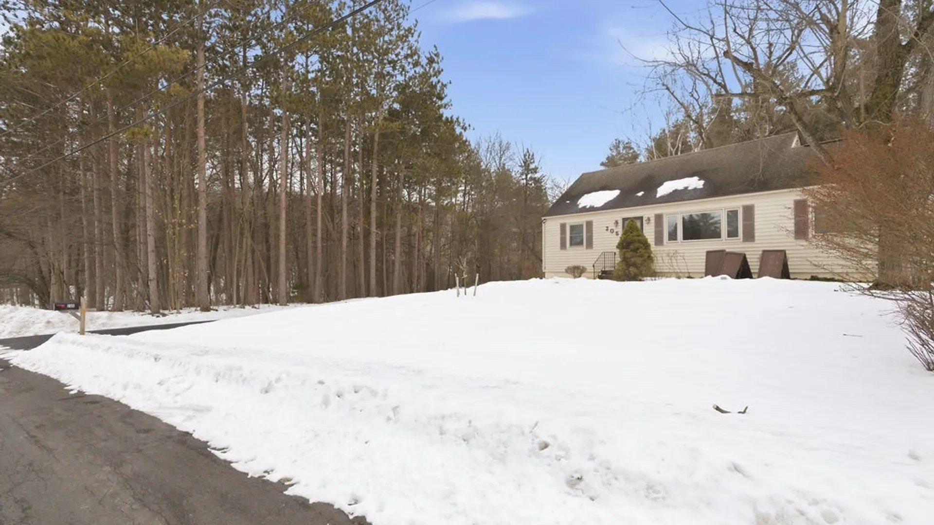 Property at 205 Broadmoor Drive, Camillus, NY 13031 4