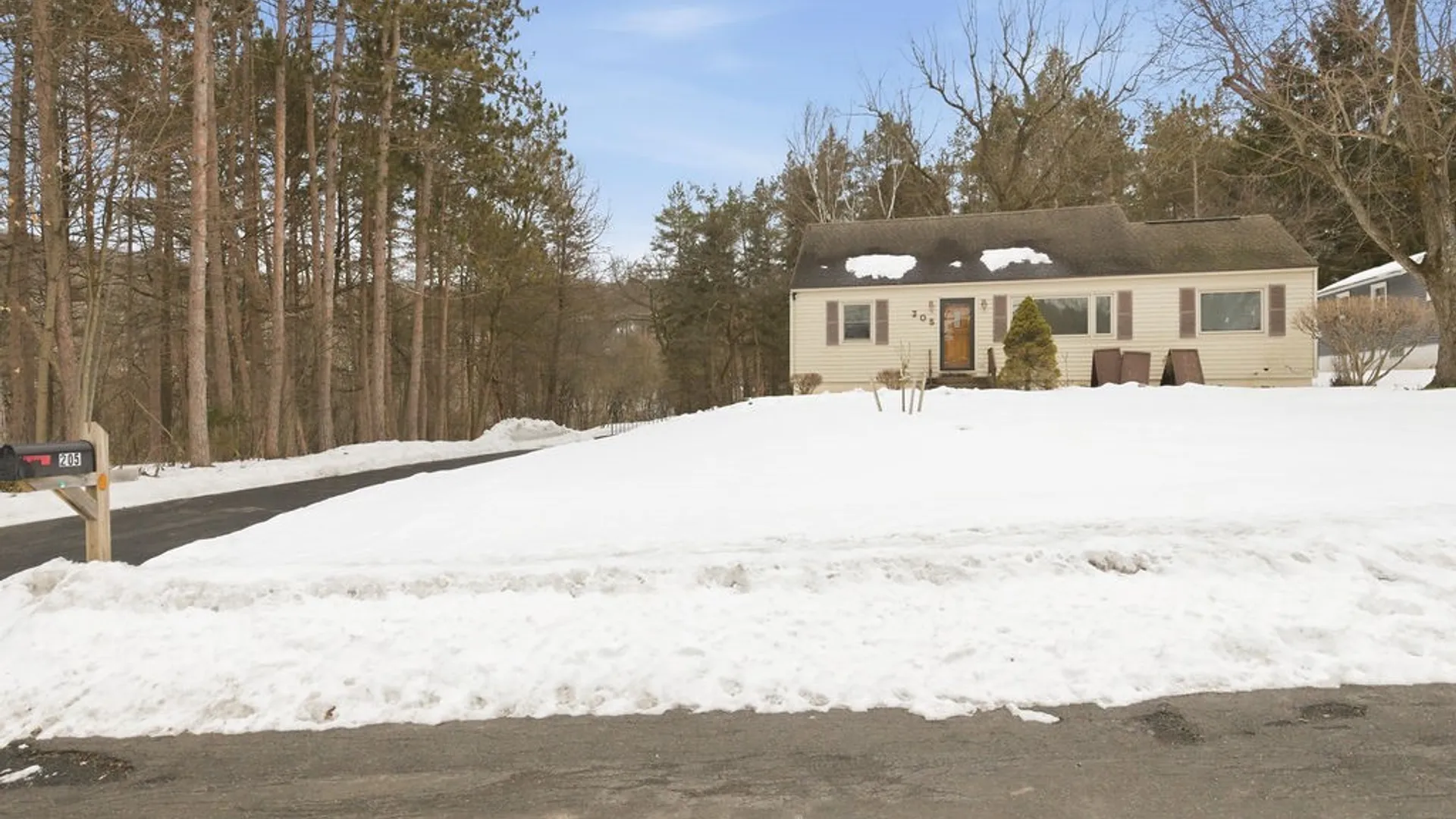 Property at 205 Broadmoor Drive, Camillus, NY 13031 5