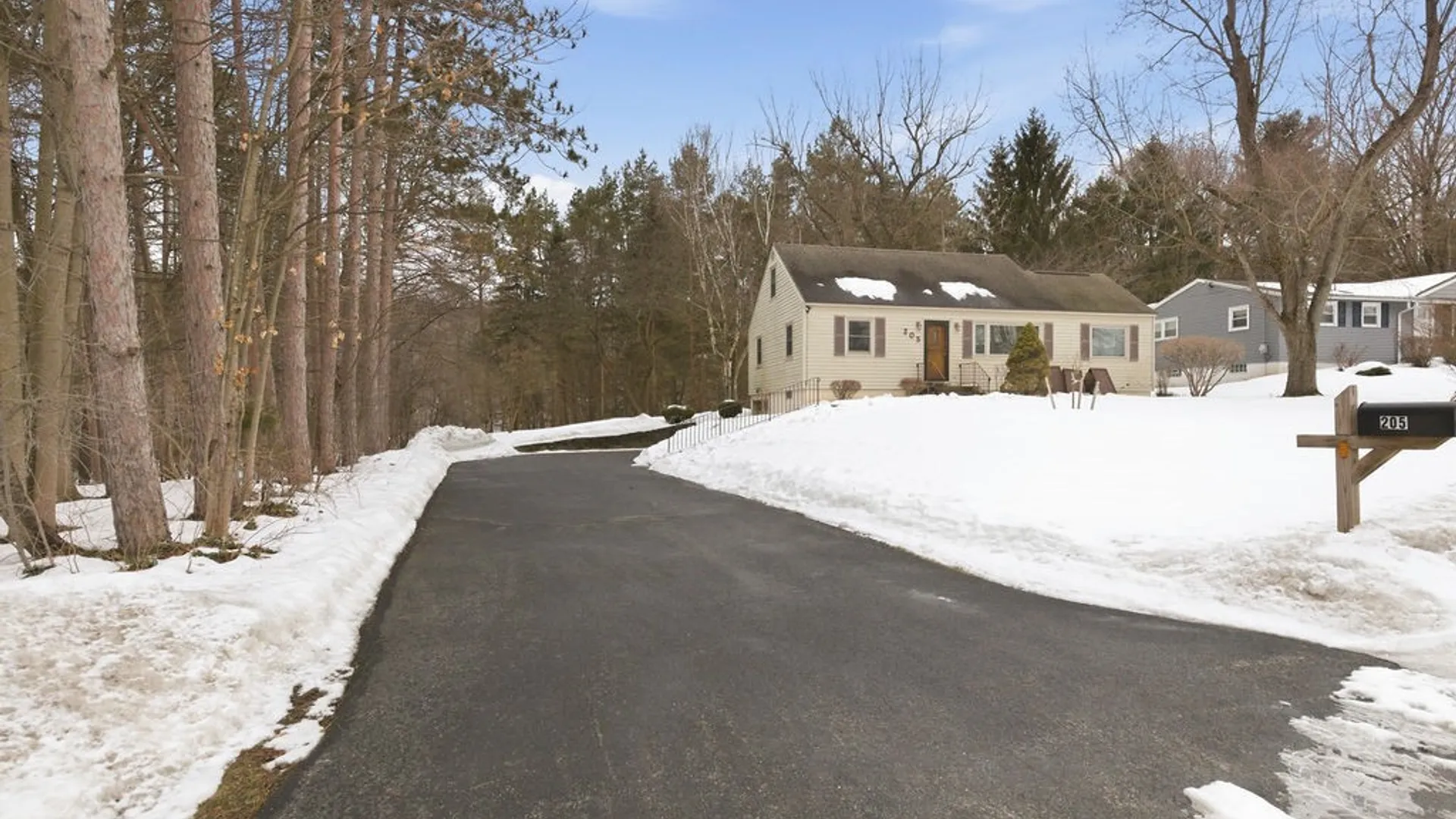Property at 205 Broadmoor Drive, Camillus, NY 13031 6
