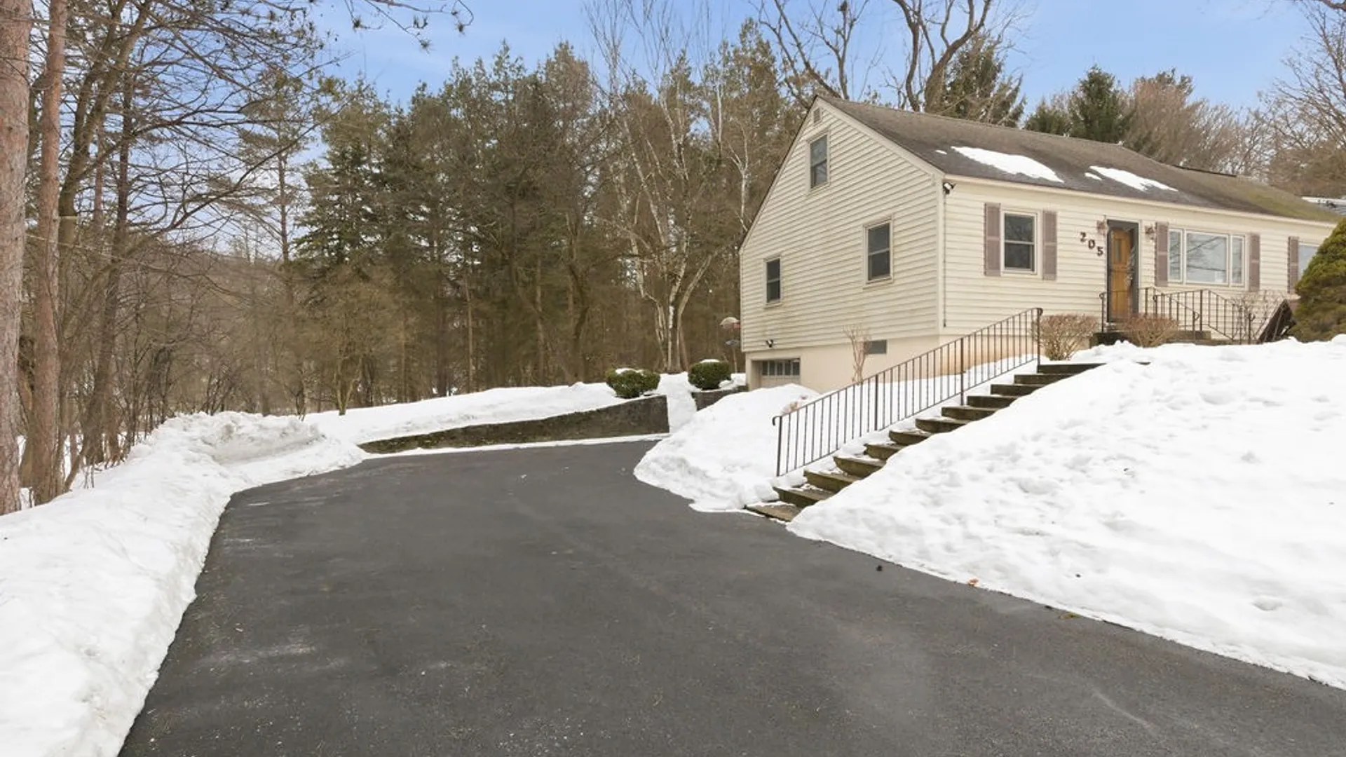 Property at 205 Broadmoor Drive, Camillus, NY 13031 8