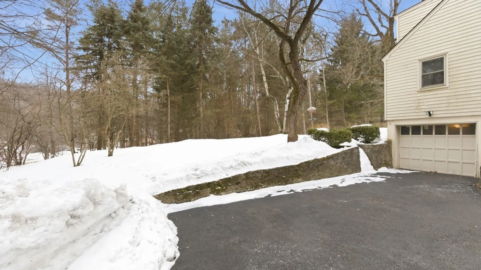 Property at 205 Broadmoor Drive, Camillus, NY 13031 9