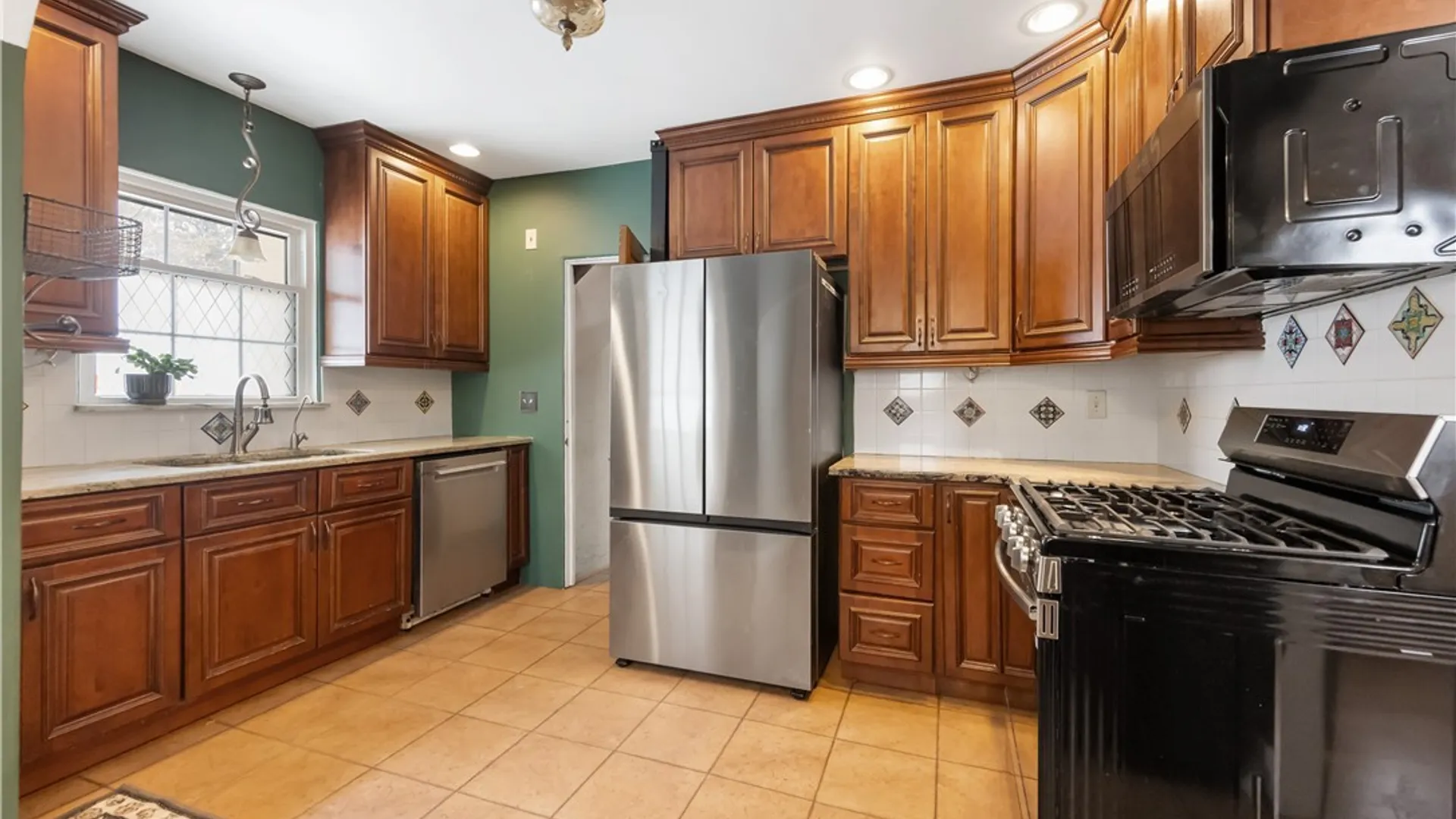 Property at 316 Barrington Road, Syracuse, NY 13214 12