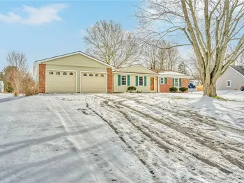 Property at 193 Hawthorne Circle, Farmington, NY 14425