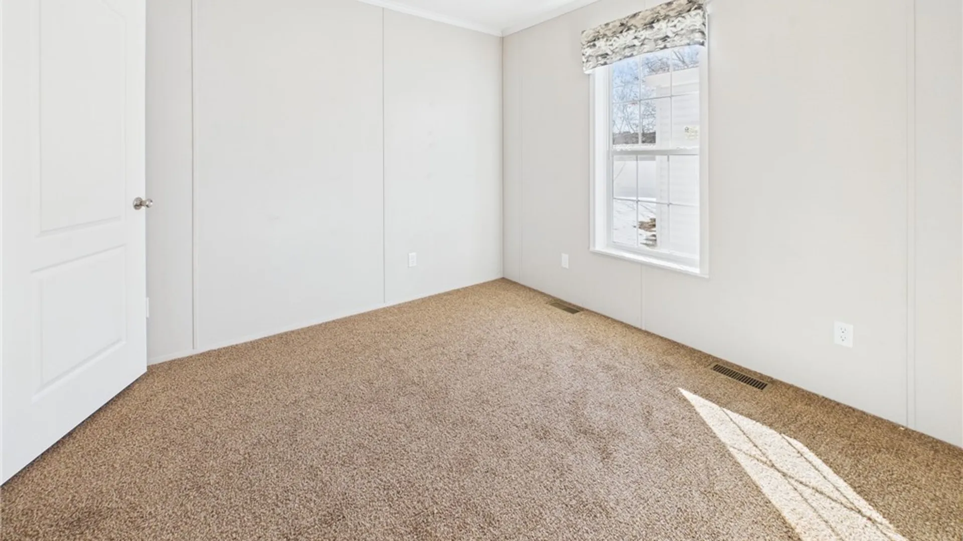 Property at 7898 Boston State Road, Hamburg, NY 14075 10