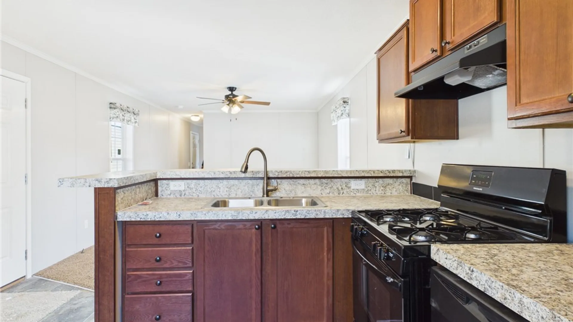 Property at 7898 Boston State Road, Hamburg, NY 14075 4