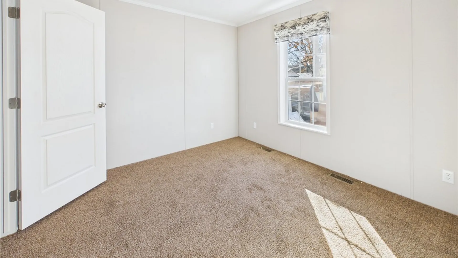 Property at 7898 Boston State Road, Hamburg, NY 14075 9